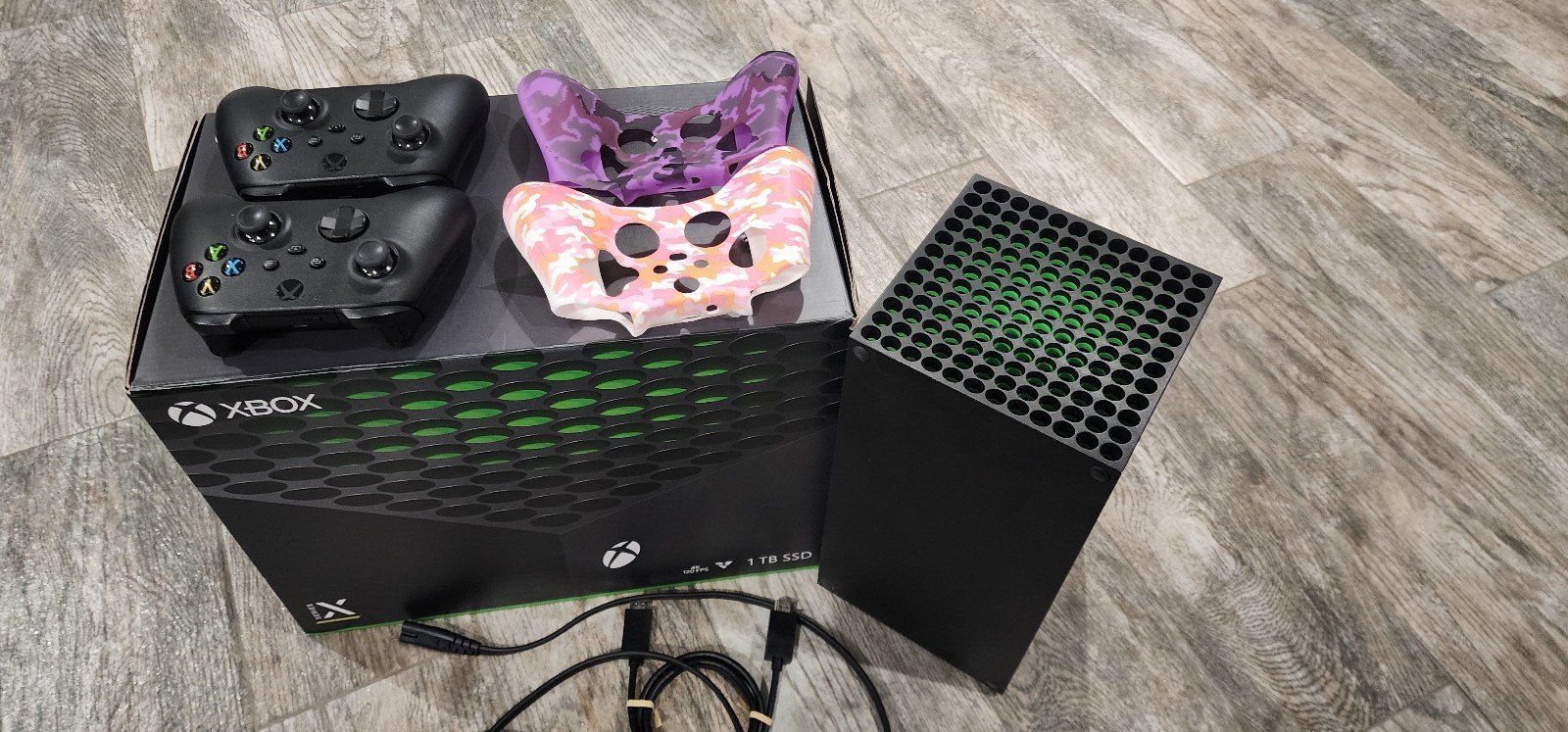 Xbox Series X Console 1TB bundle 1J67