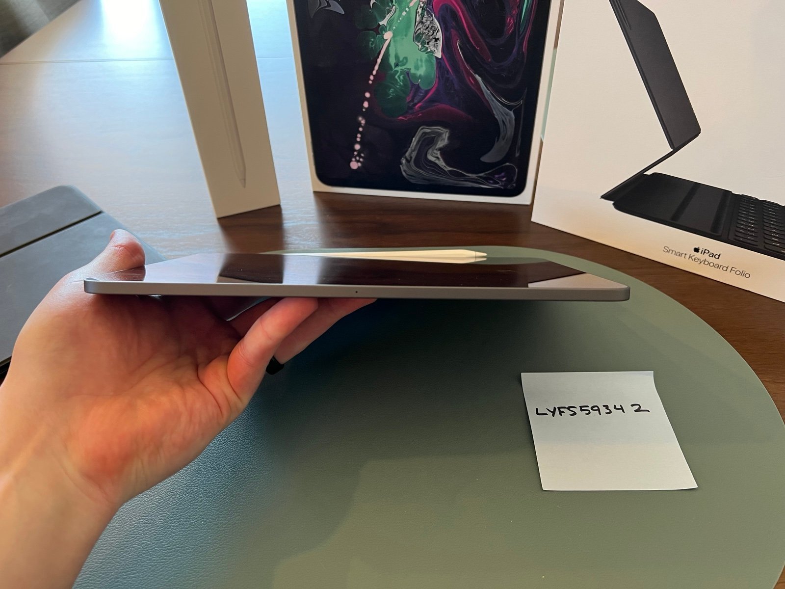 Apple iPad Pro 11” (2018) Plus Accessories 5W57