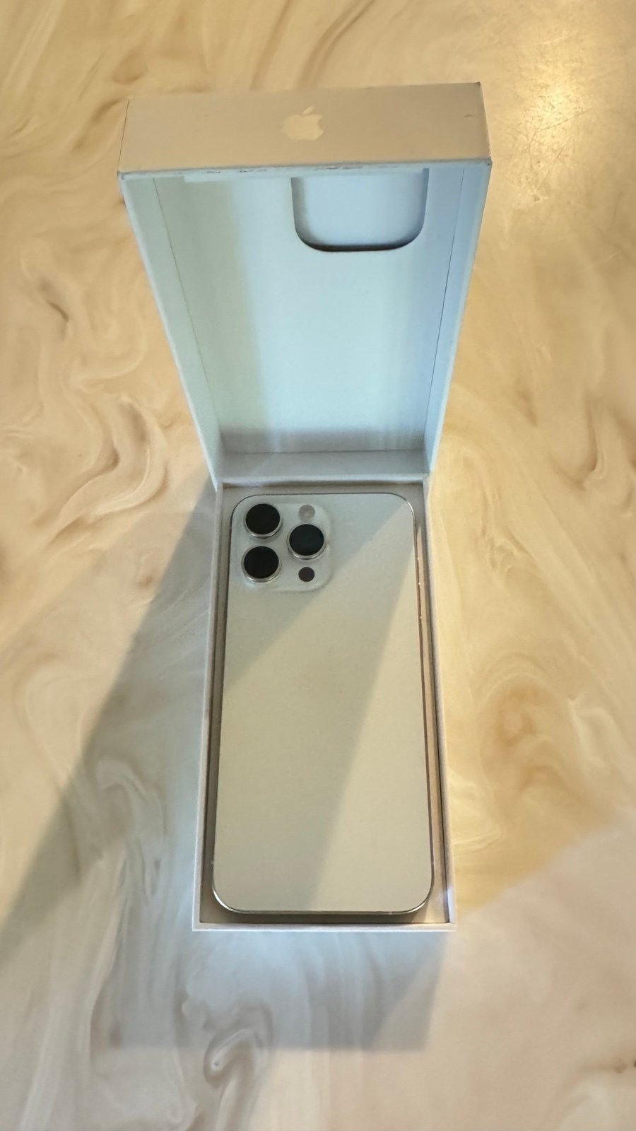 Apple iPhone 15 PRO MAX Locked 1TB 3M13