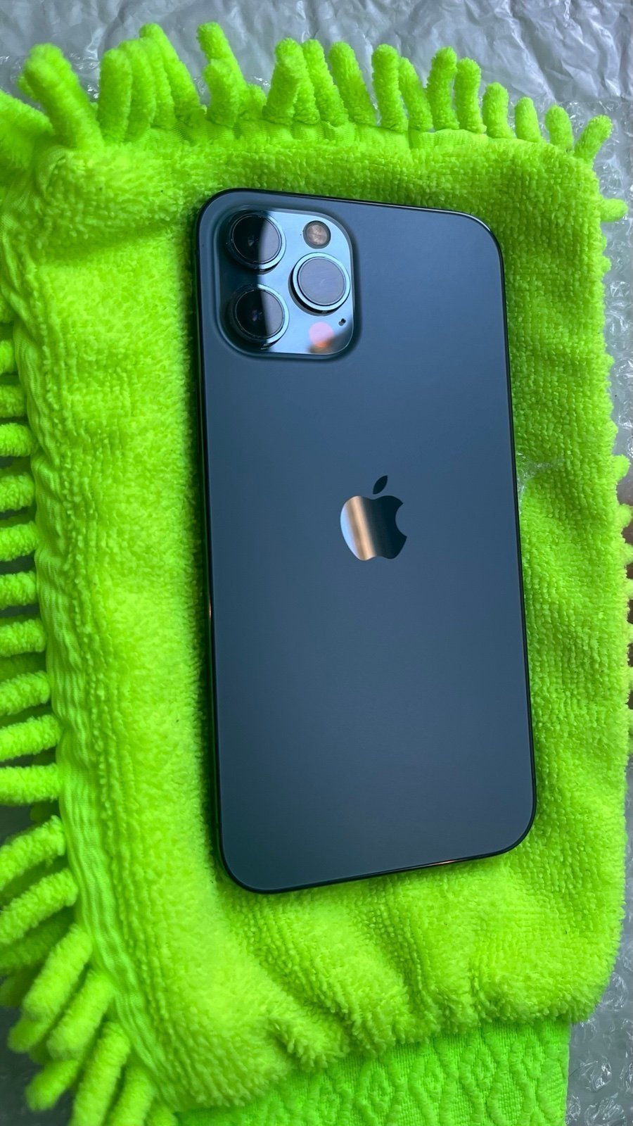 iPhone 12 Pro Max 256GB Unlocked iOS 16.1.2 9S35