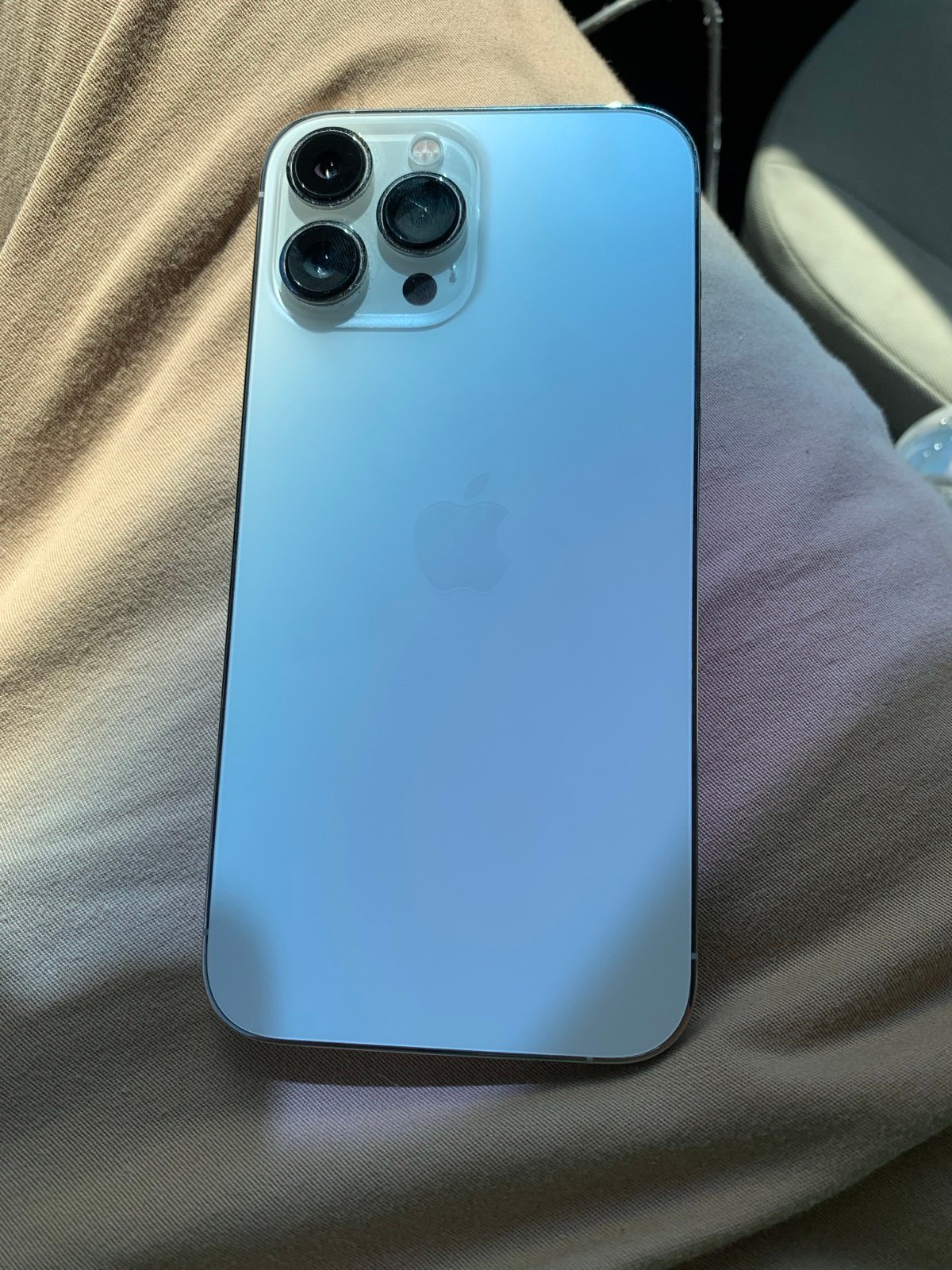 Apple iPhone 13 Pro Max 256 GB Unlocked and iPhone XR Red 64 Unlocked 5X85