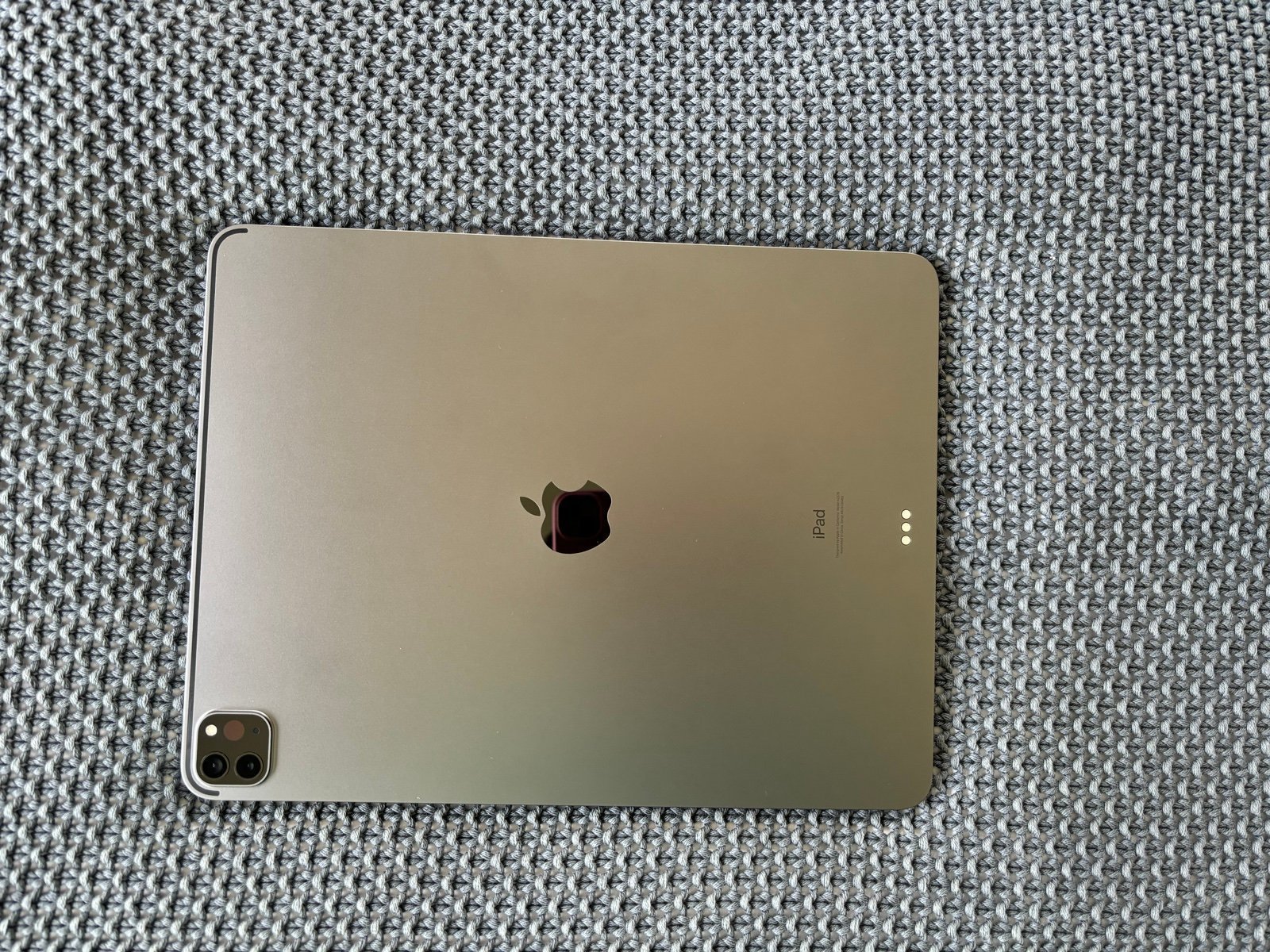 iPad Pro 12.9-inch (5th Generation) + Apple Pencil 8F99