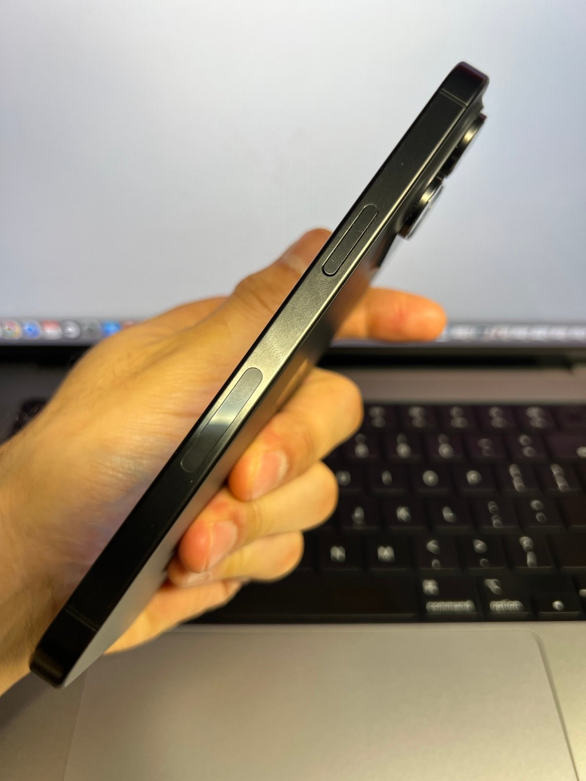 Apple iPhone 15 Pro Max Factory Unlocked (100% Batt) Black Titanium 256GB #20128 9C71