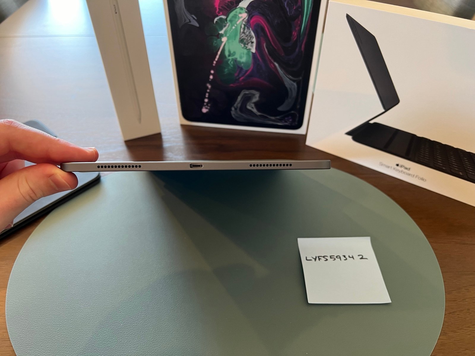 Apple iPad Pro 11” (2018) Plus Accessories 5W57