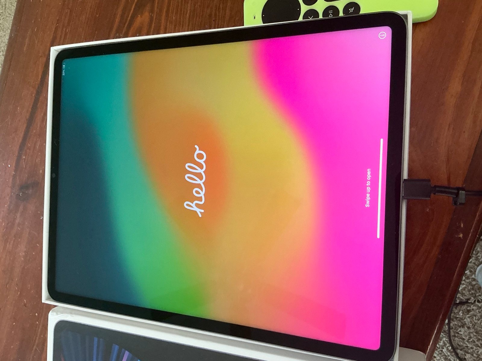 Apple iPad Pro 12.9” WIFI (5th Generation) 256GB w/Case and Original Box 3W26