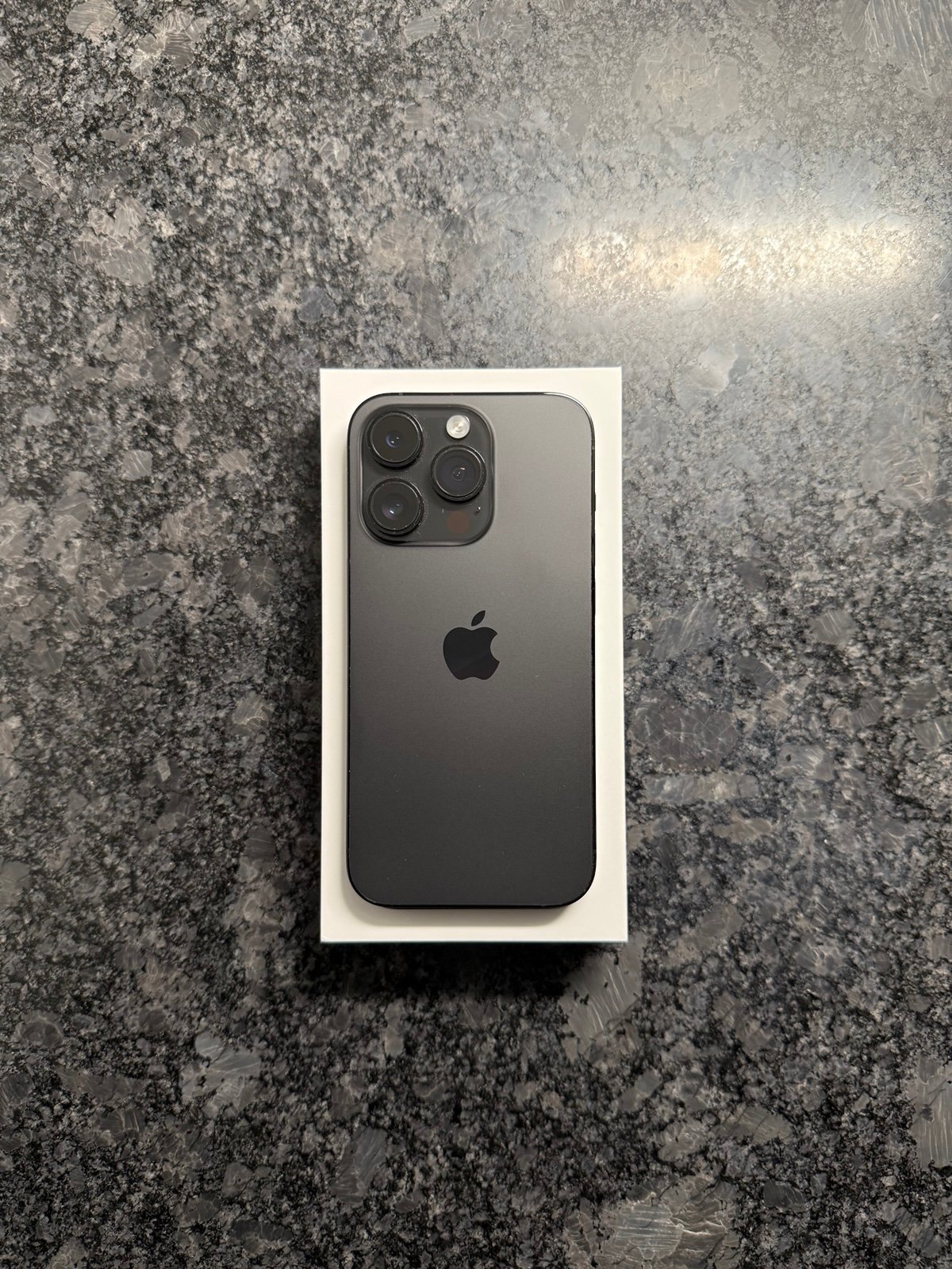 iphone 14 pro unlocked 9W92