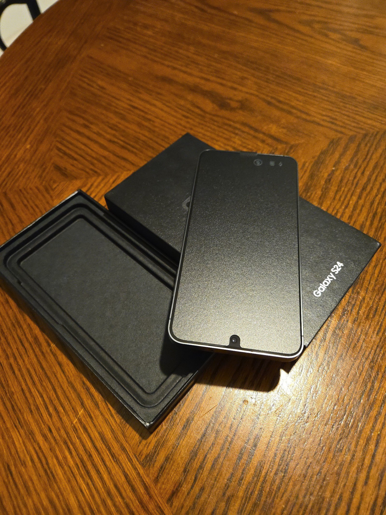 Samsung Galaxy s24 256GB AT&T & CRICKET