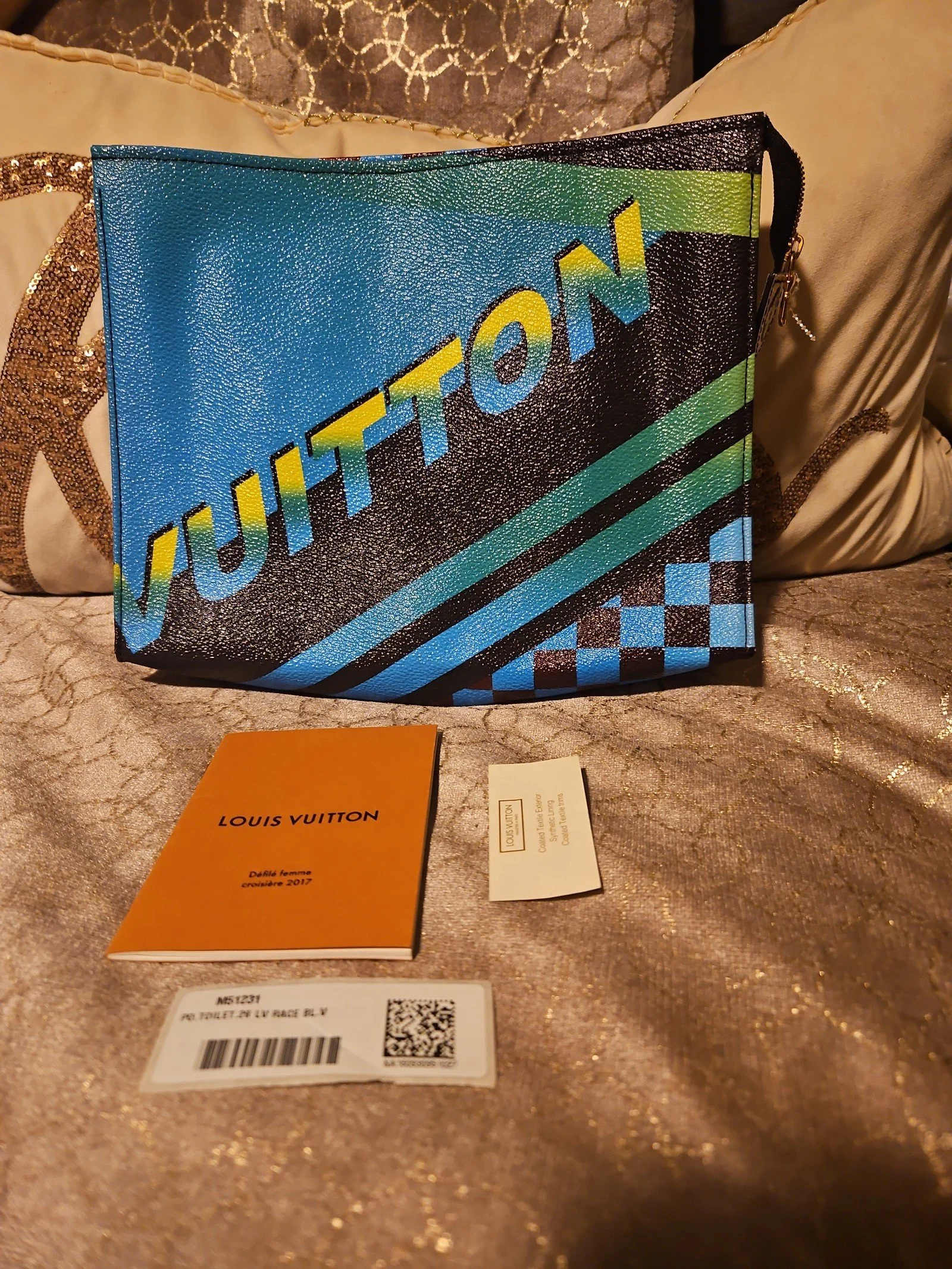 LOUIS VUITTON CLUTCH