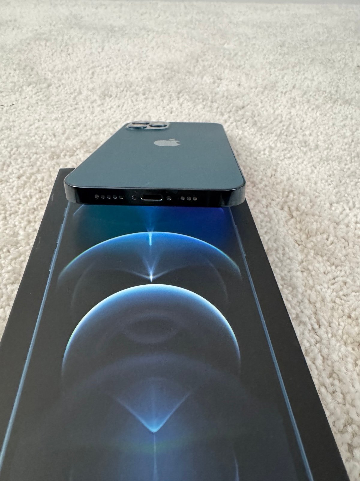 iPhone 12 Pro - Pacific Blue - 256GB - Unlocked 3L11