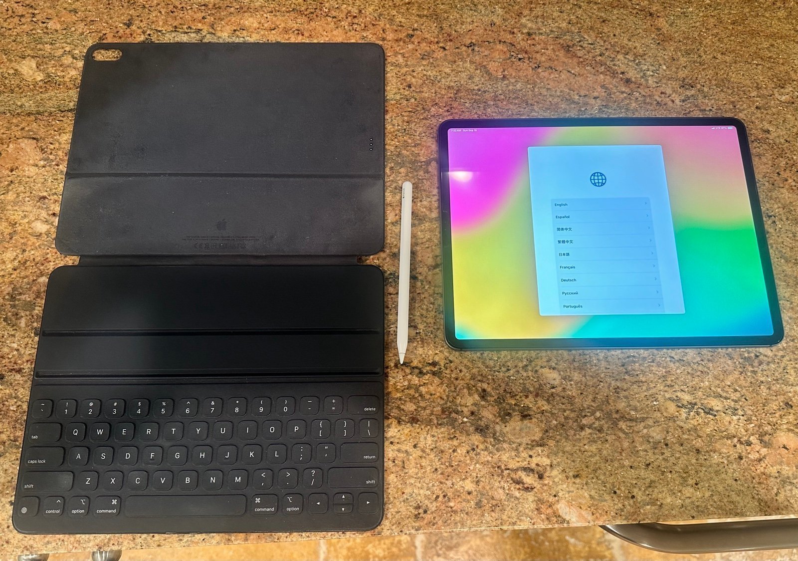 ***Bundle***iPad Pro 3rd generation 12.9” Space Gray 256 GB *****Cellular******* 3B21