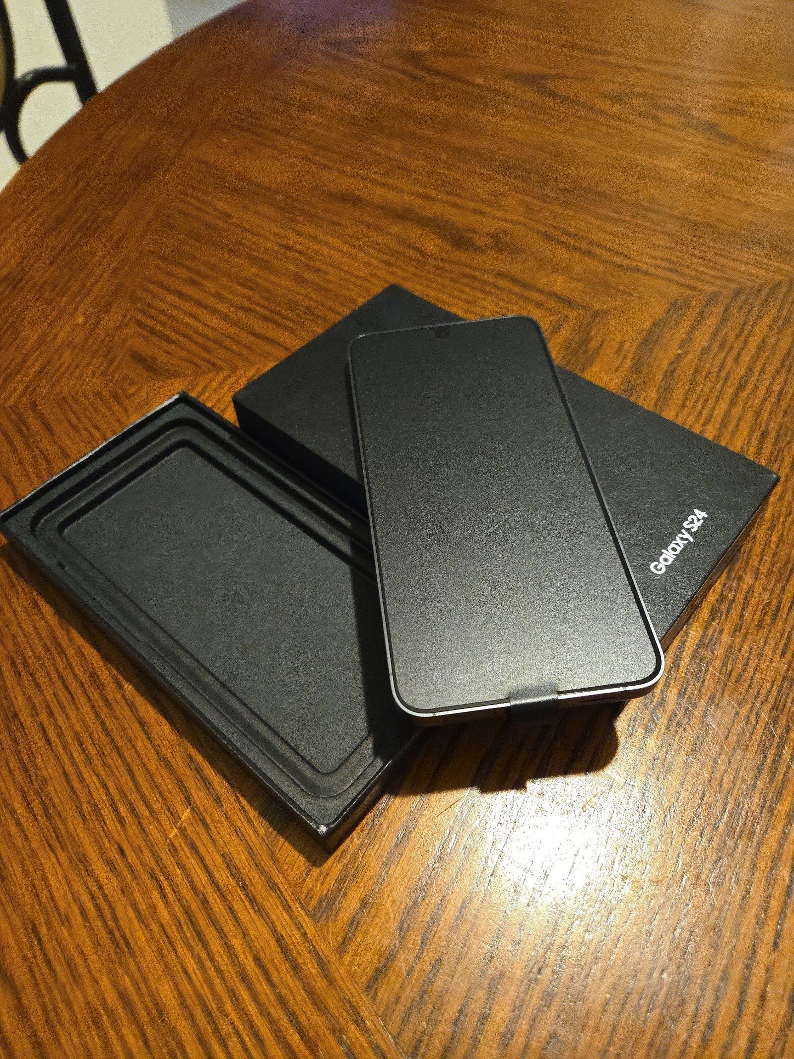 Samsung Galaxy s24 256GB AT&T & CRICKET