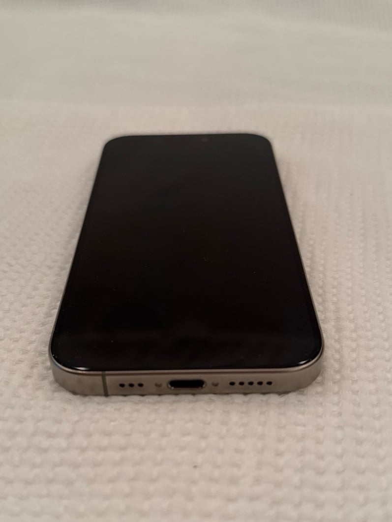 Apple iPhone 15 Pro 1TB In Natural Titanium With “No SIM Restrictions” 7C69