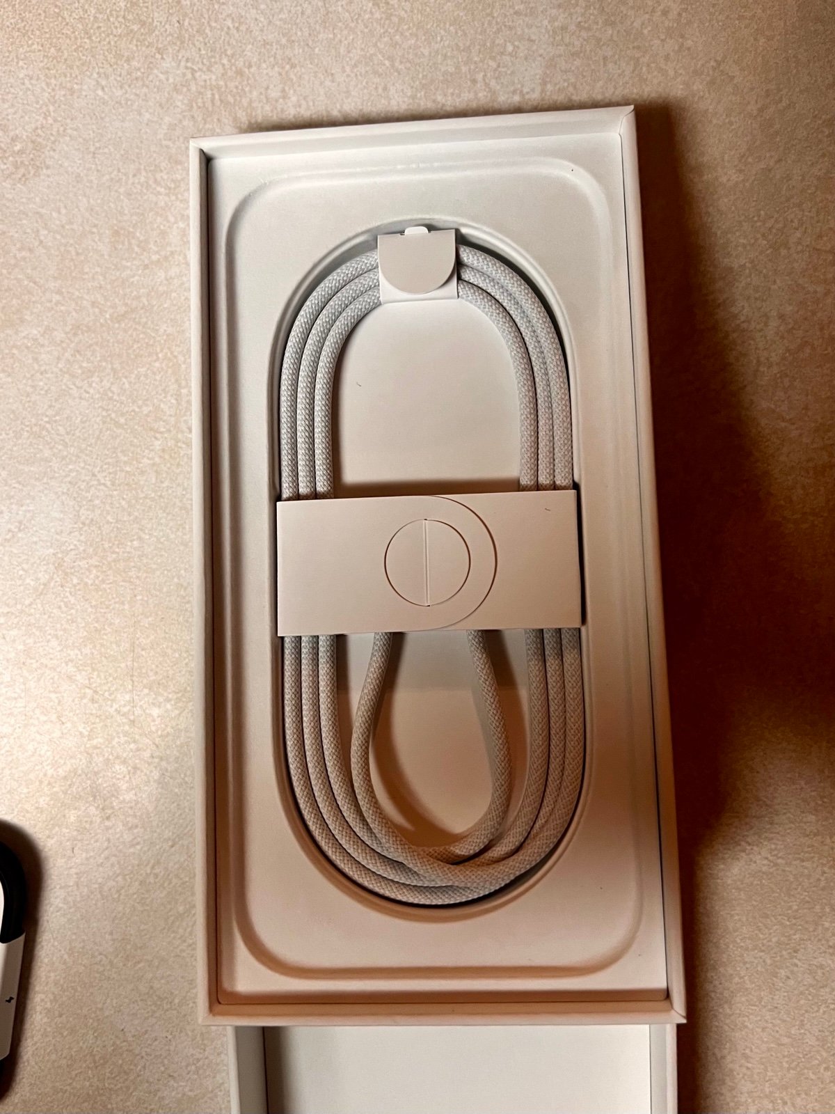 iPhone 16 NEW IN BOX 1L98