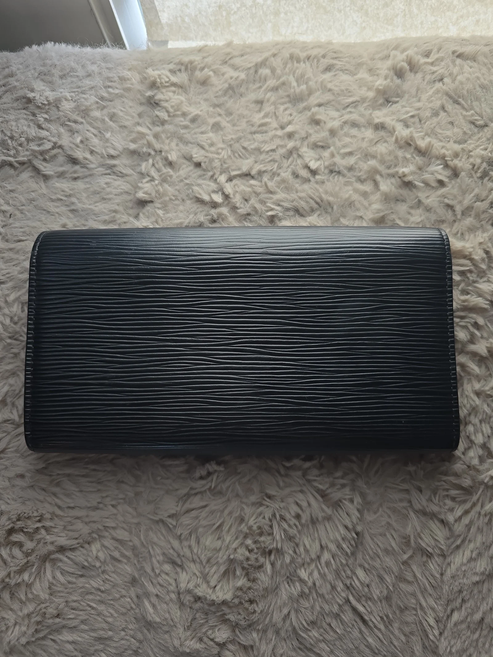 Louis Vuitton Epi Louise wallet