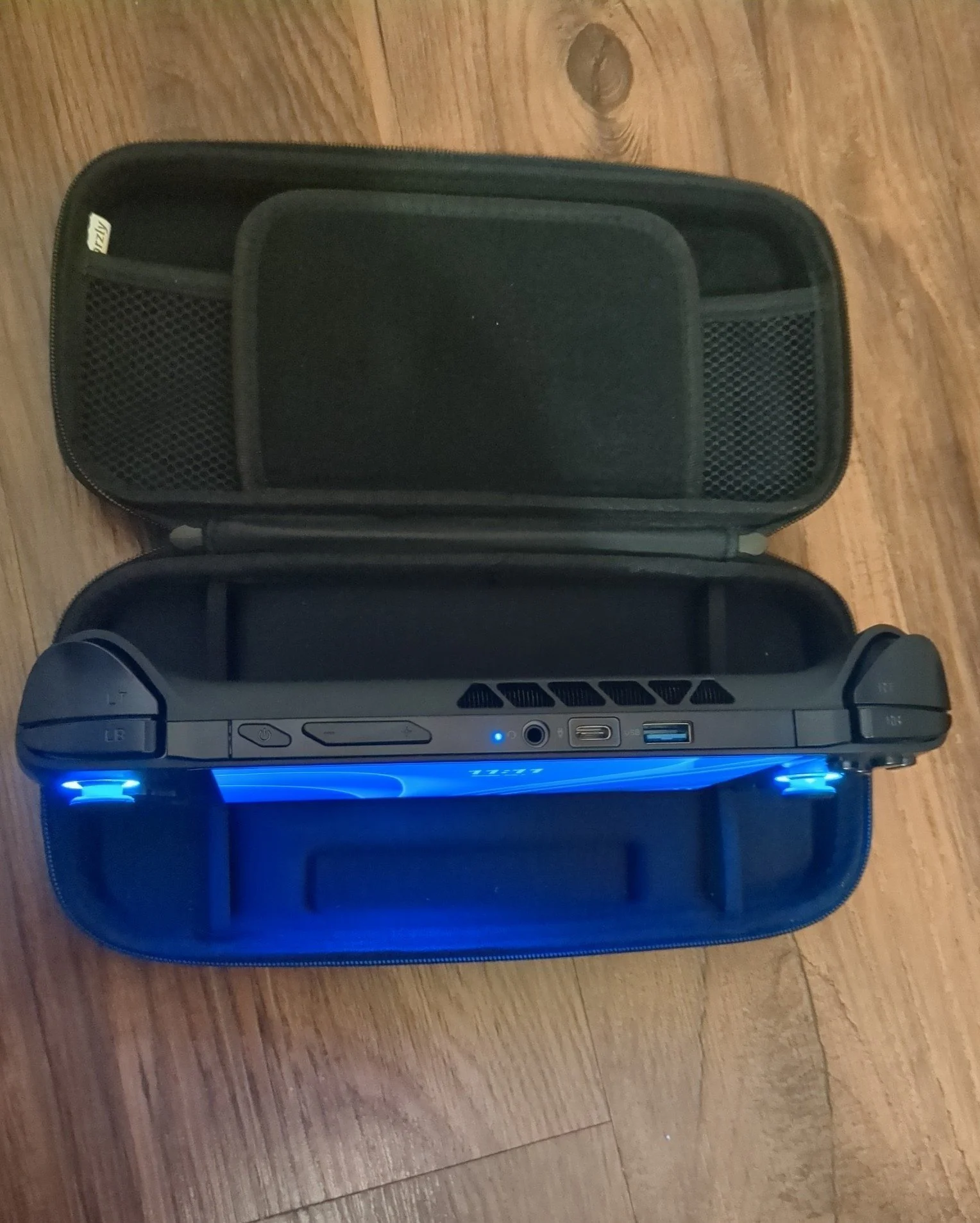 Onexfly with case and accessories