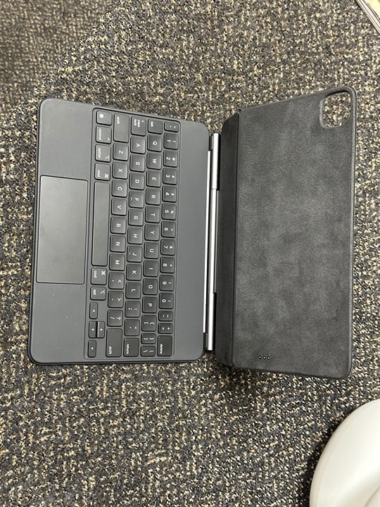 iPad Pro 11inch 3rd gen 128gb 1Y77