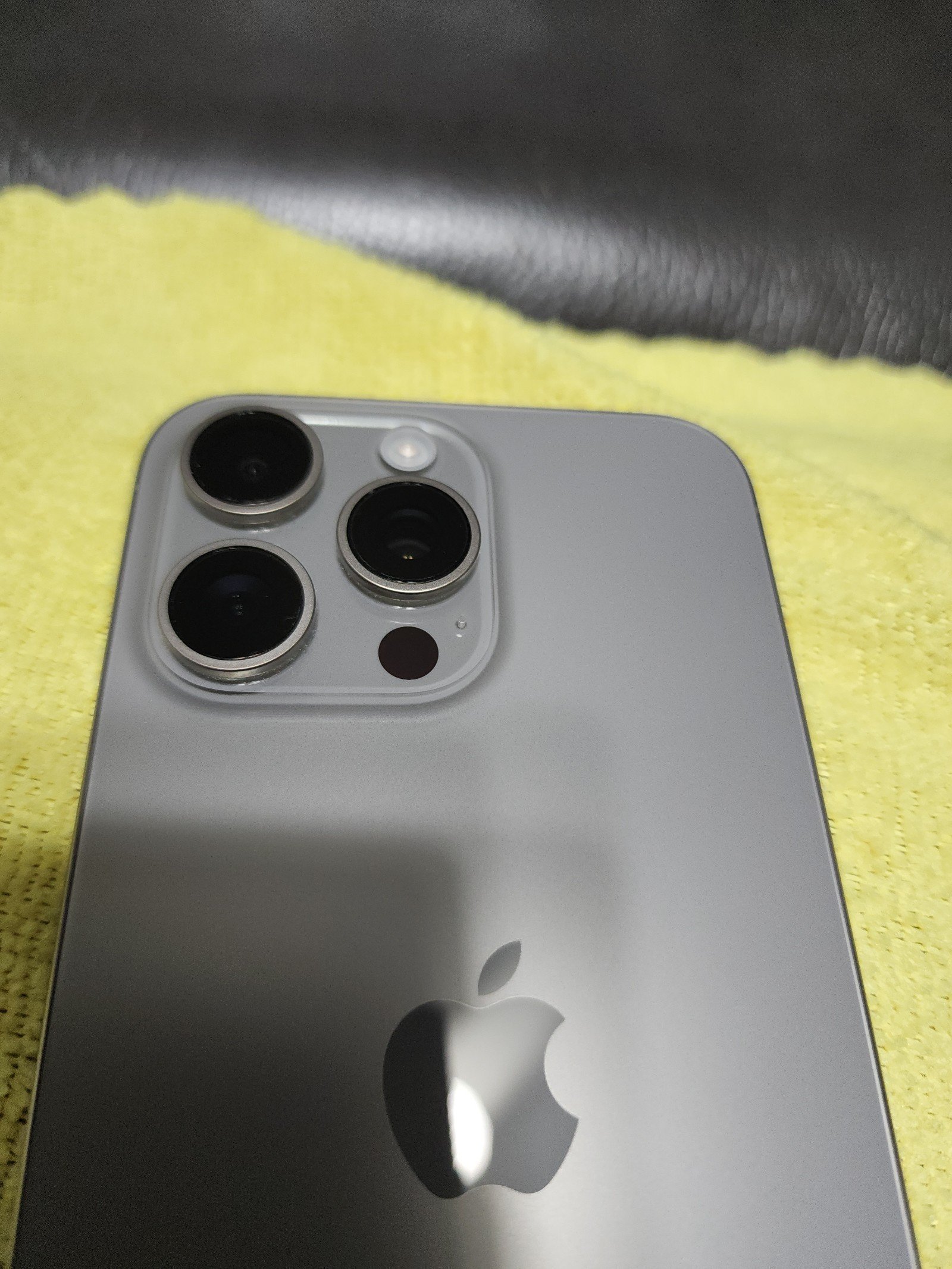 iPhone 15 Pro Max 1TB Fully Unlocked 9V56