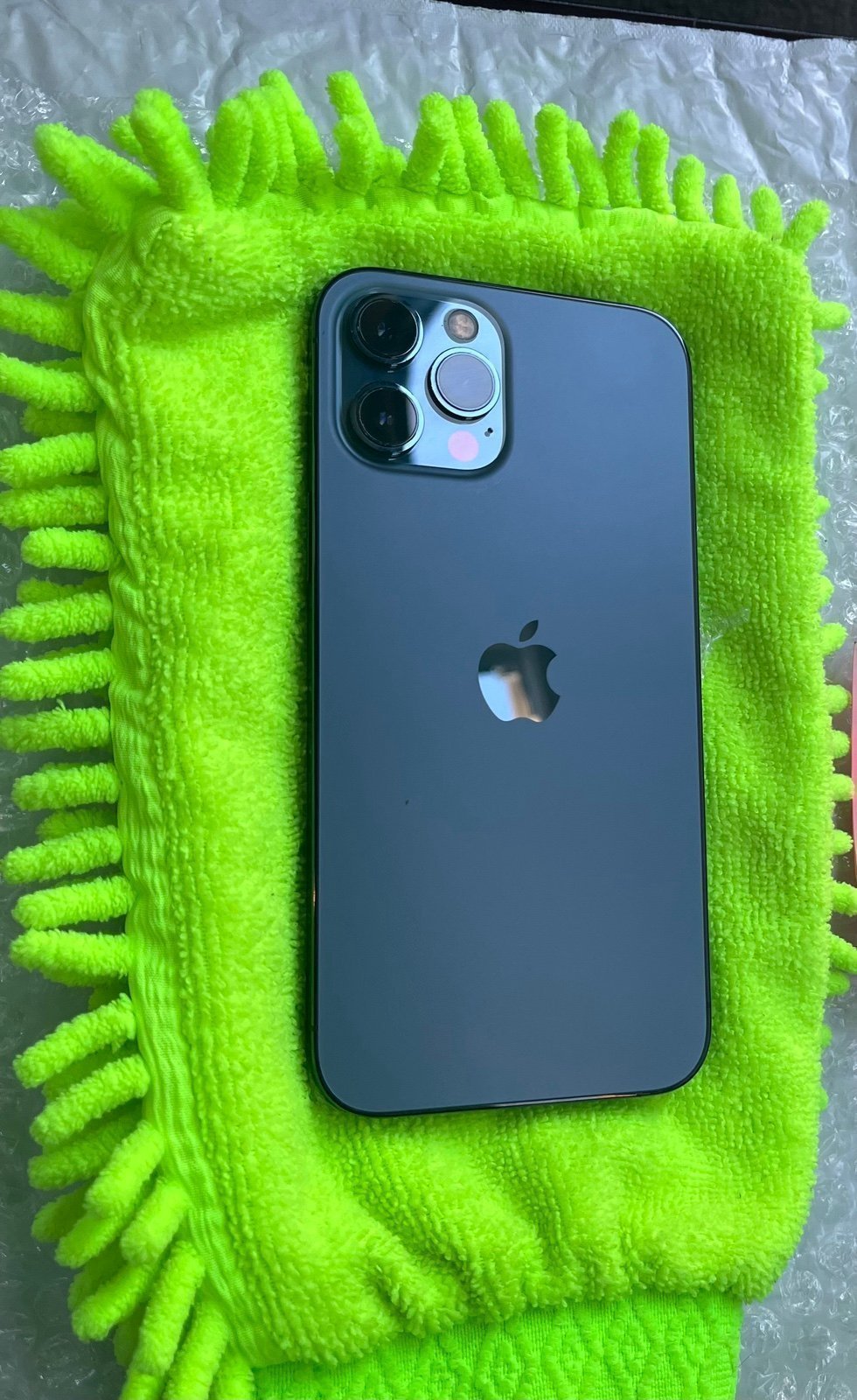 iPhone 12 Pro Max 256GB Unlocked iOS 16.1.2 9S35