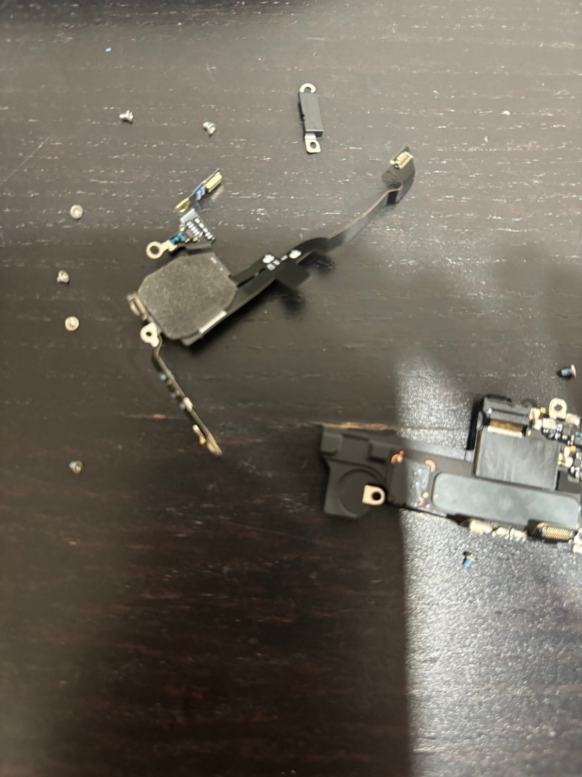 iPhone 16 Parts 2B19