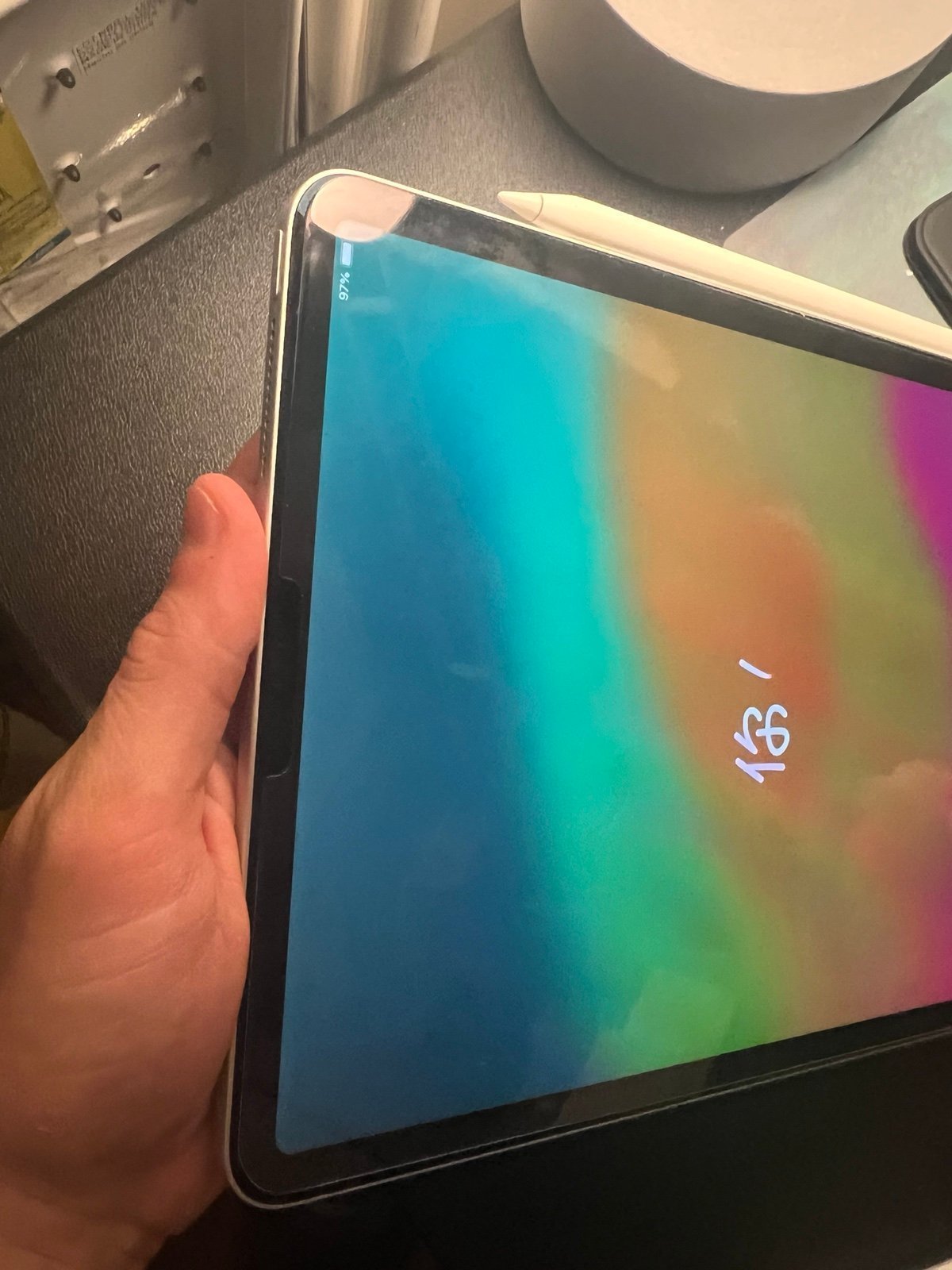 iPad Pro 11 inch (2018) WiFi with apple pencil and magic keyboard (used) 9D32