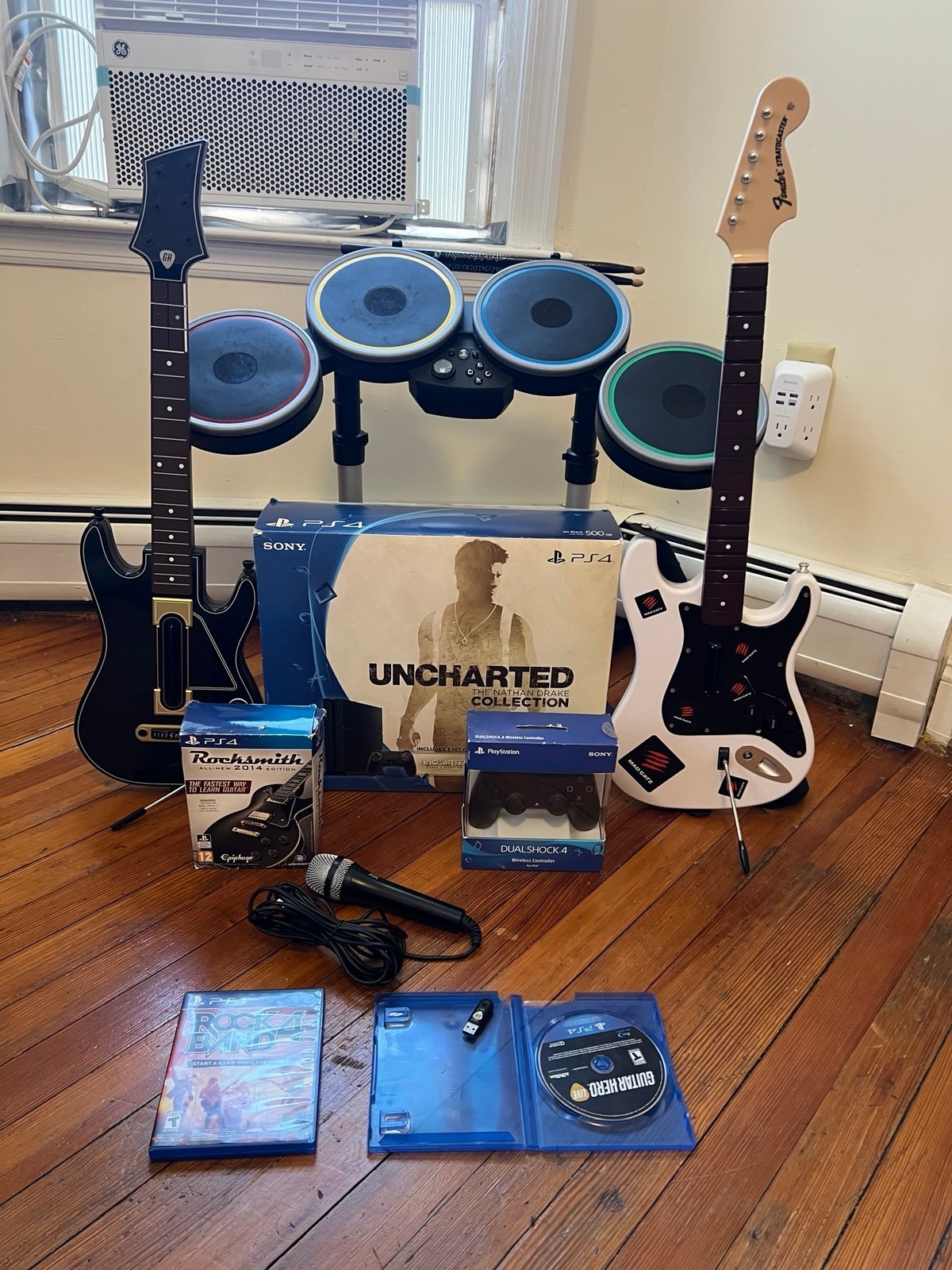 Rock Band 4 PS4 Wireless Bundle fender Guitar Drums Mic Console  PS5 PlayStation 7V37