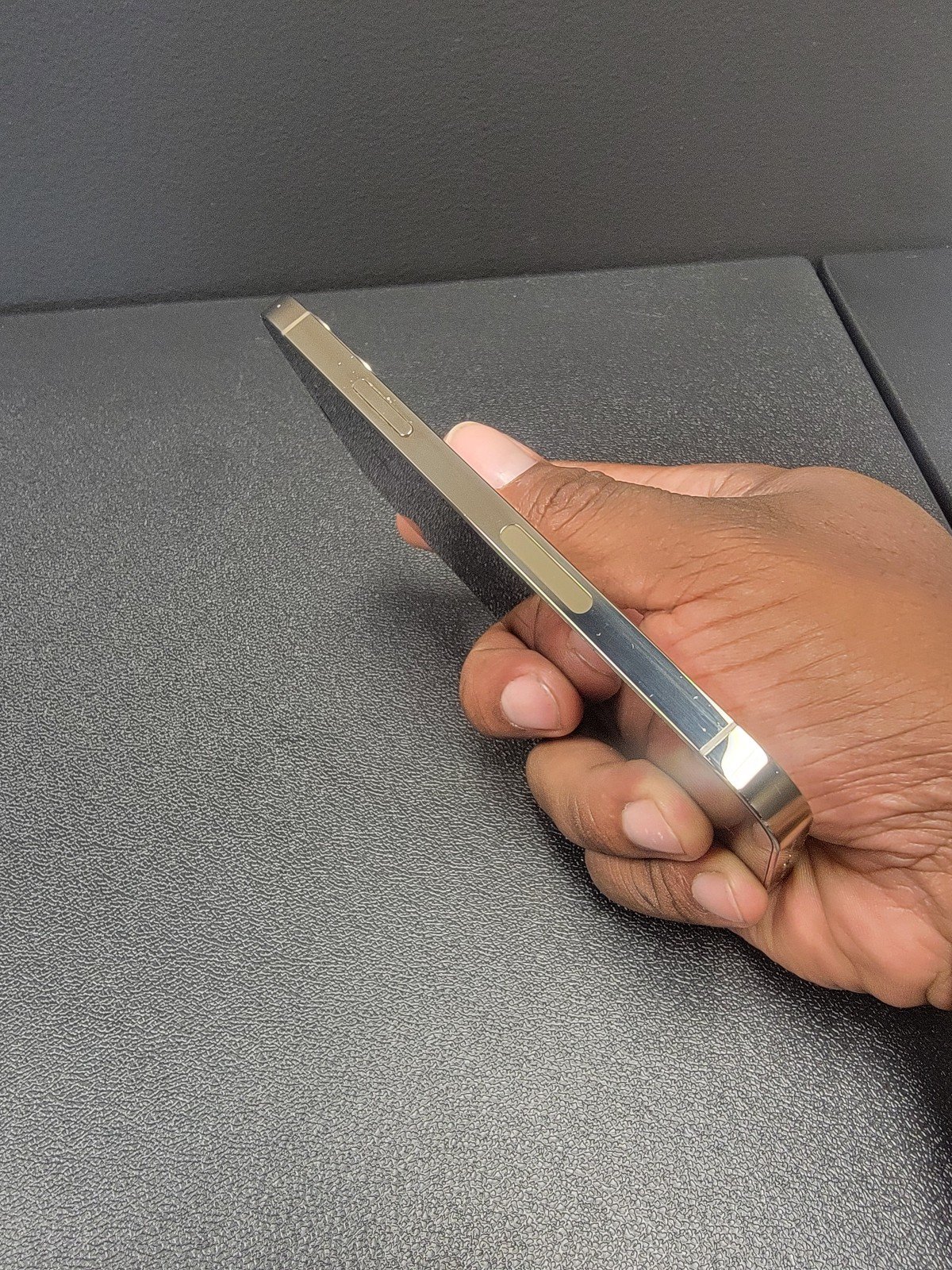 Apple iPhone 12 Pro 256 GB in Gold for T-Mobile 8J73