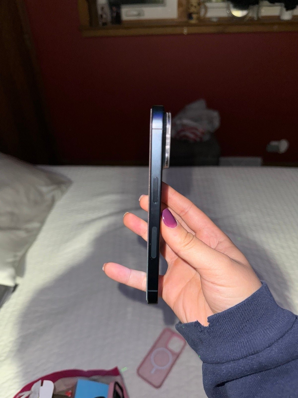 Blue iPhone 15 pro 8S71