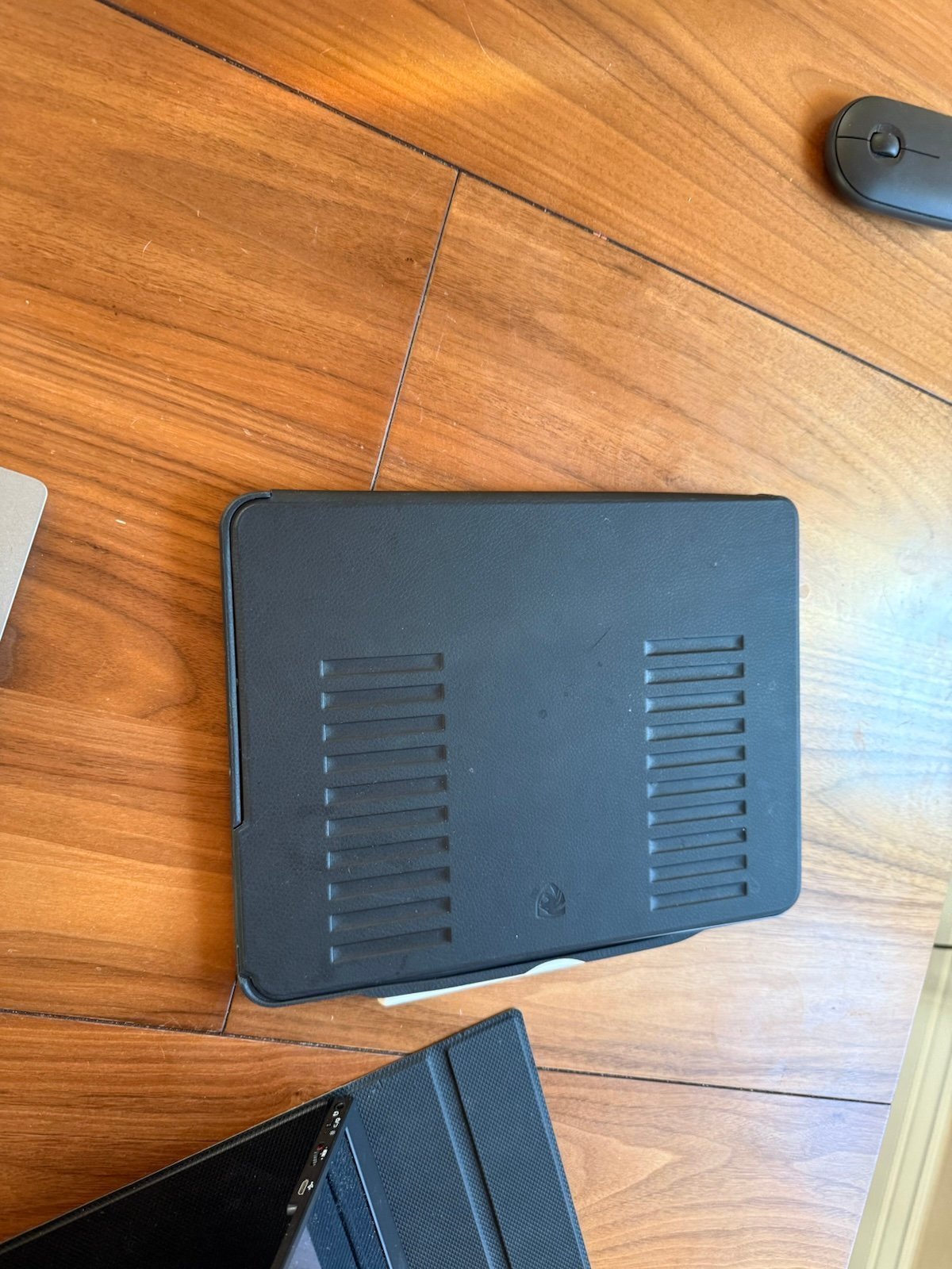 iPad Pro 12.9 inch 256 Gb 4th generation with pencil and case 2U69