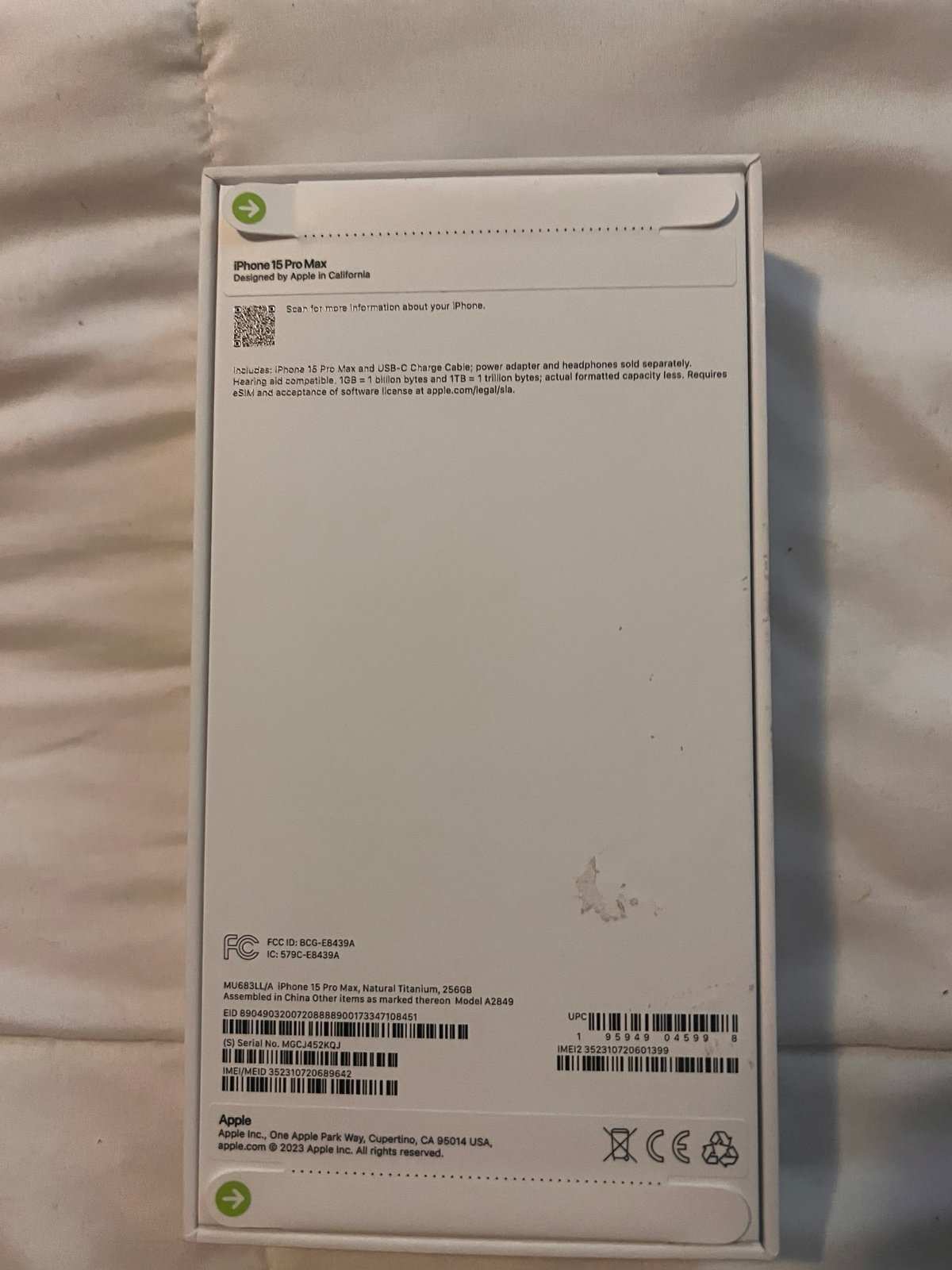 iPhone 15 Pro Max (Natural Titanium 256g) NIB Unlocked 5L68