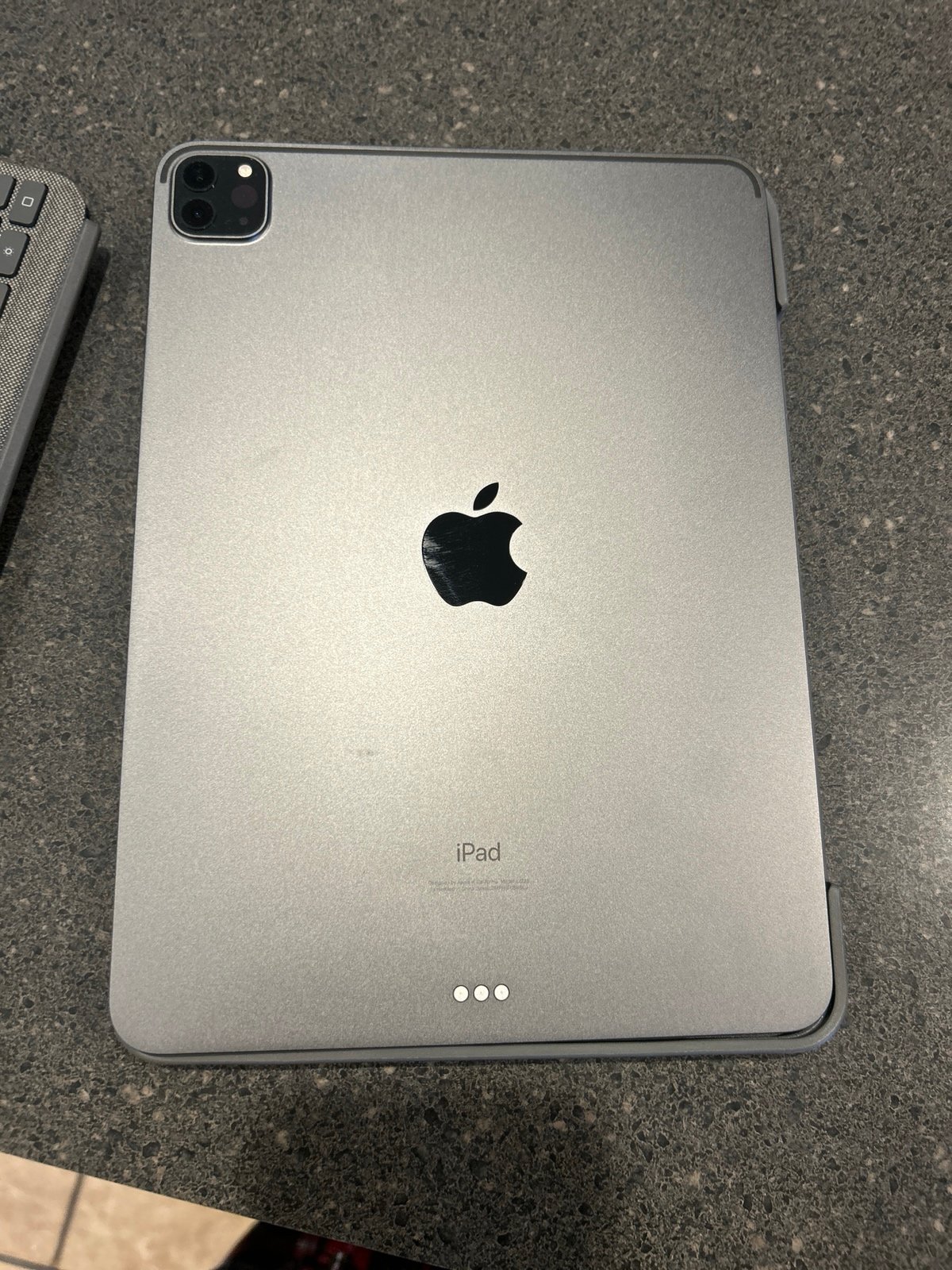 iPad Pro 11 inch 2nd gen 5F37