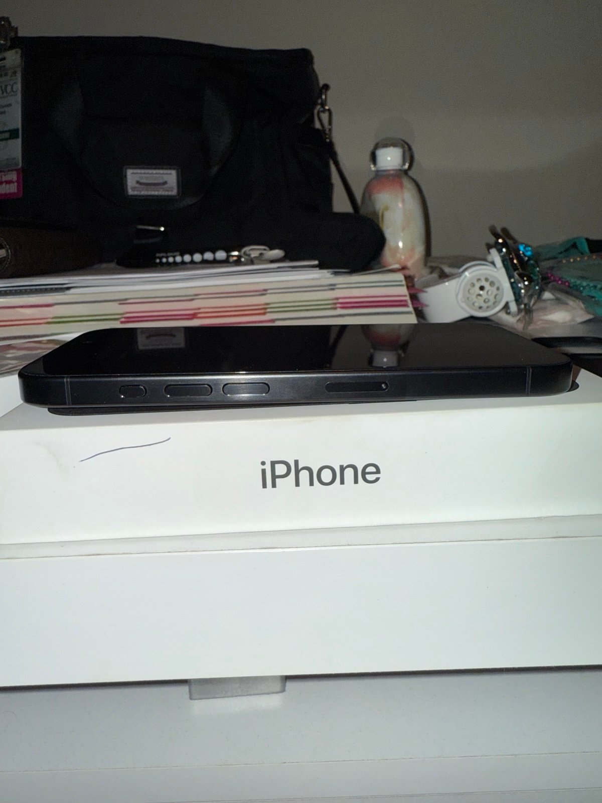 iPhone 15 pro 128 gb black with black apple case 8C12