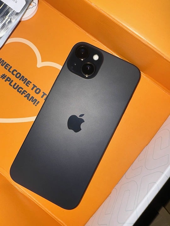 iPhone 15 plus black unlocked 128gb 7Z38