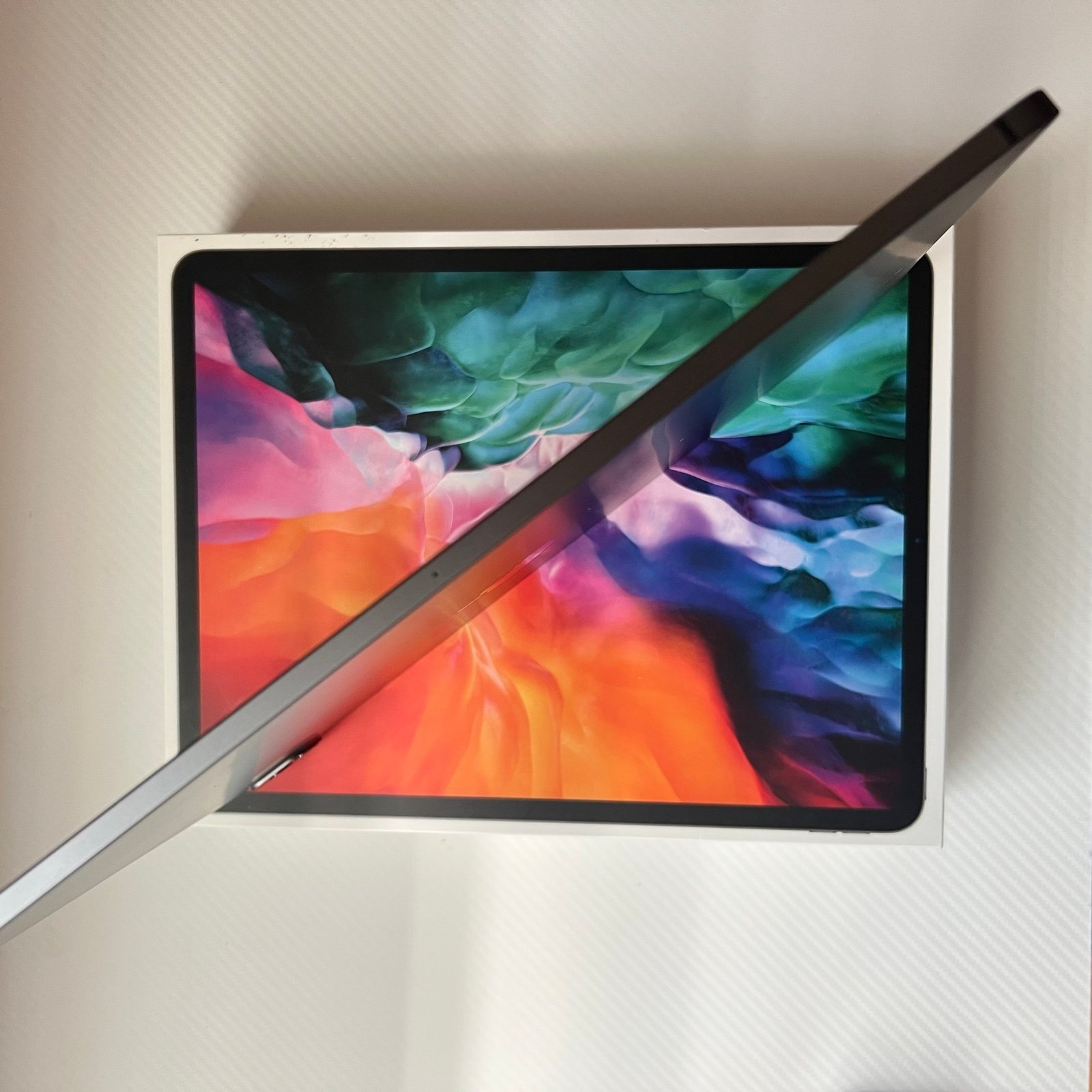 iPad Pro + Apple Pencil 7O56