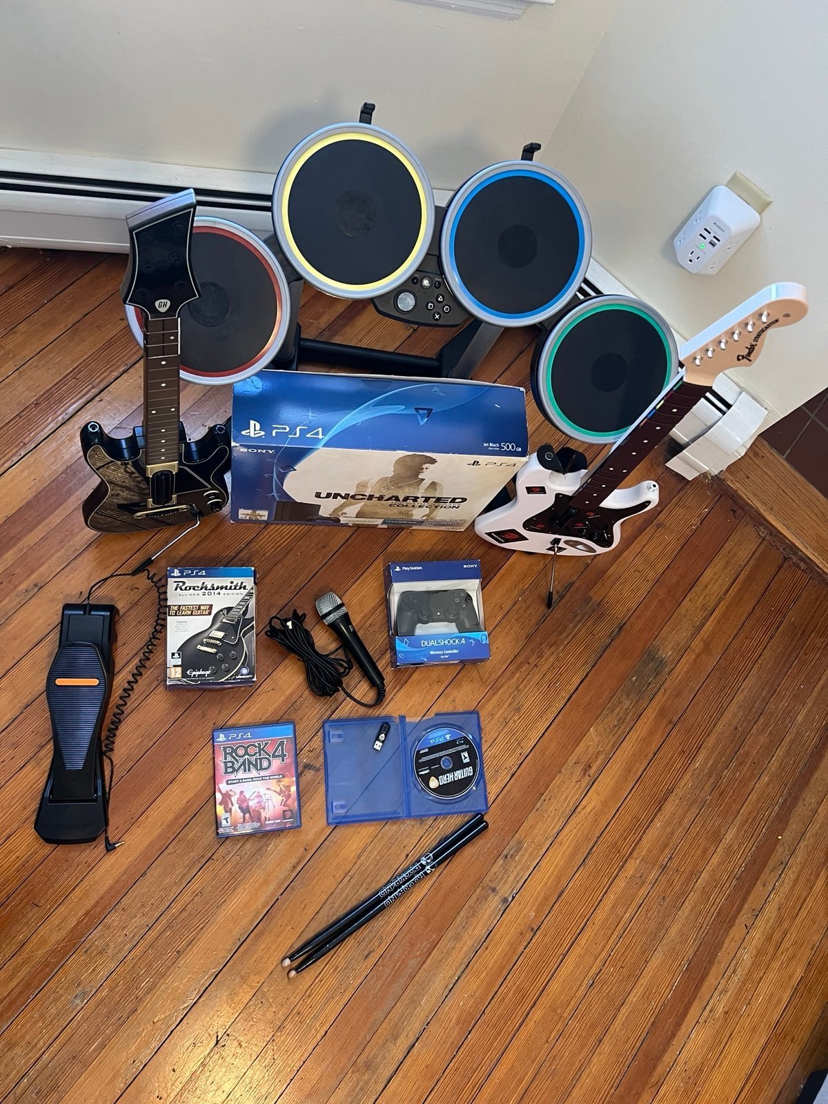 Rock Band 4 PS4 Wireless Bundle fender Guitar Drums Mic Console  PS5 PlayStation 7V37