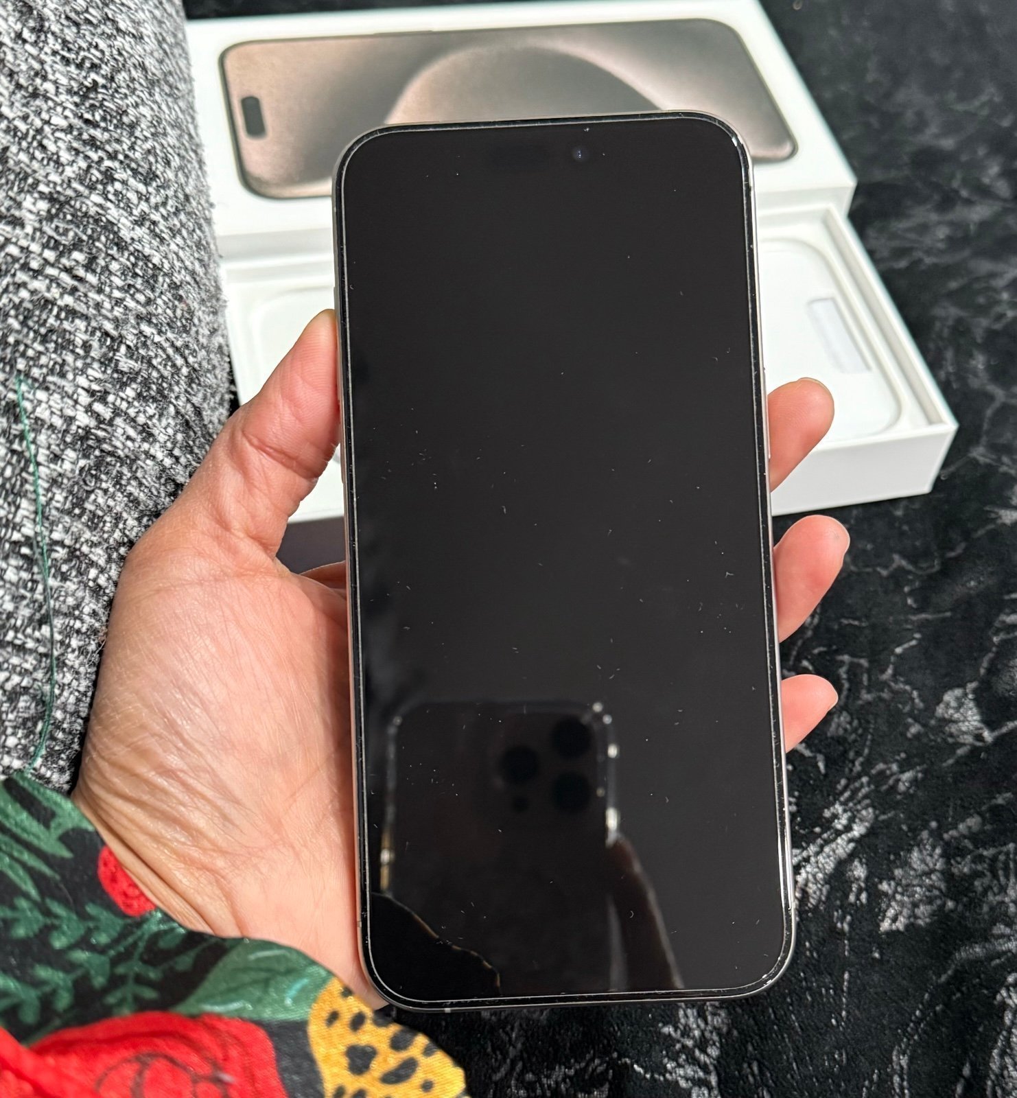 iPhone 15 Pro Max 1TB Unlocked Natural Titanium Color 7L63