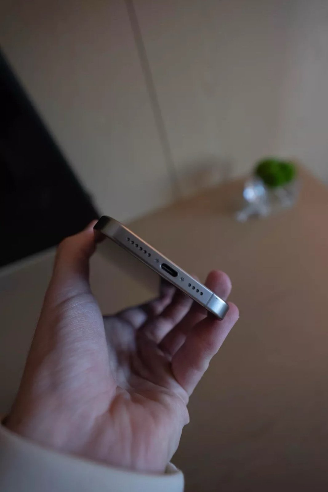 Apple iPhone 16 Pro Max 512GB natural Titanium unlocked 1H19