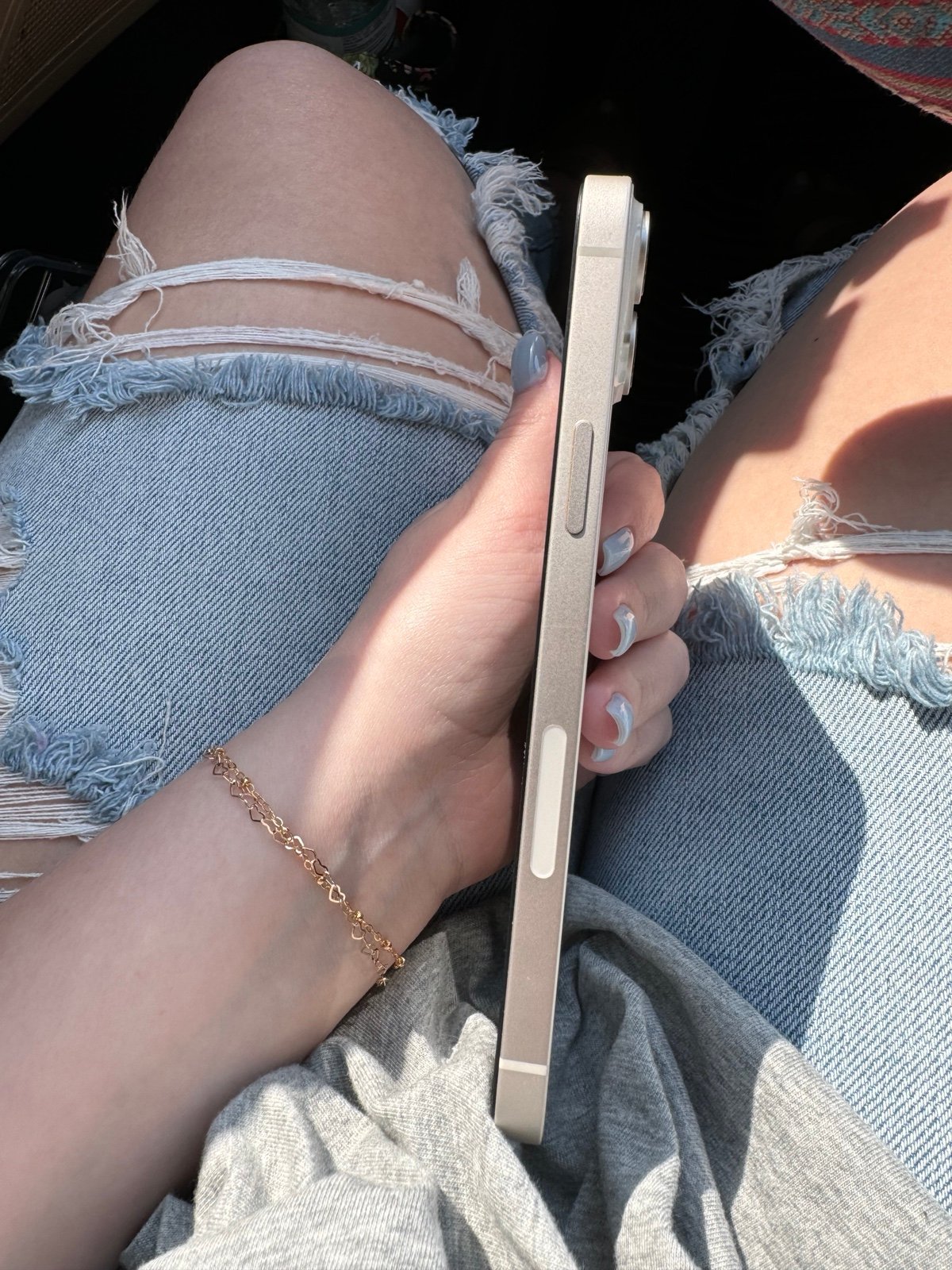 White iPhone 14 plus 1K26