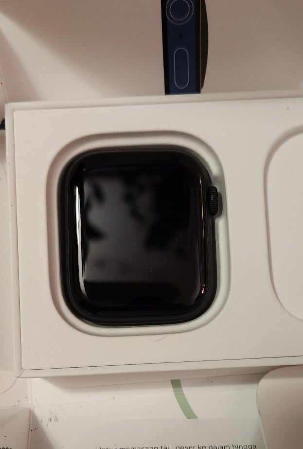 iPhone 14 Pro Max and Apple Watch Series 7 (45mm) Unlocked 9S65