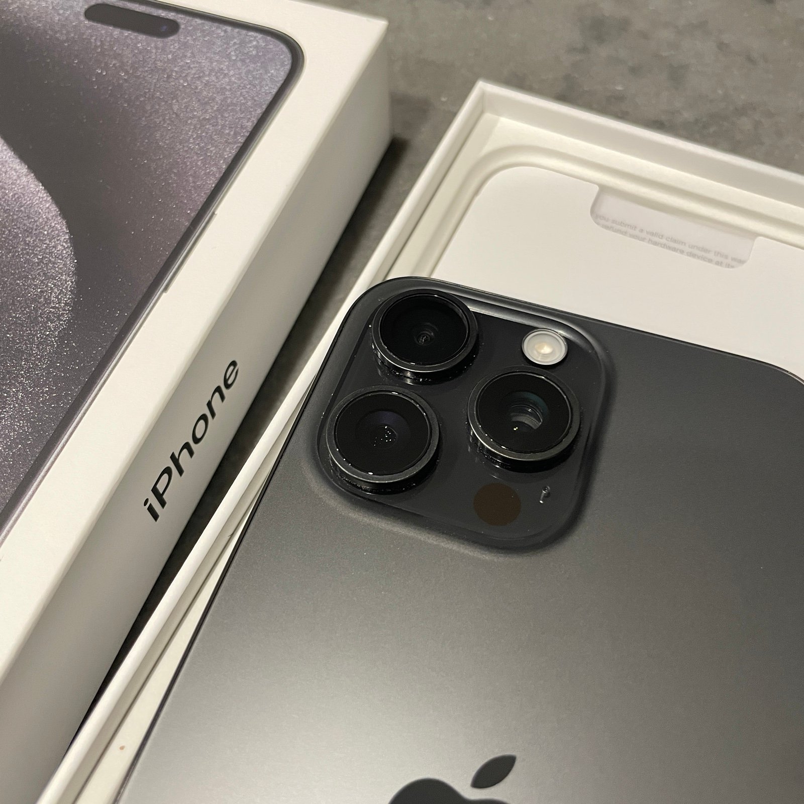 iPhone 15 Pro Max 256GB (Unlocked) 1W26