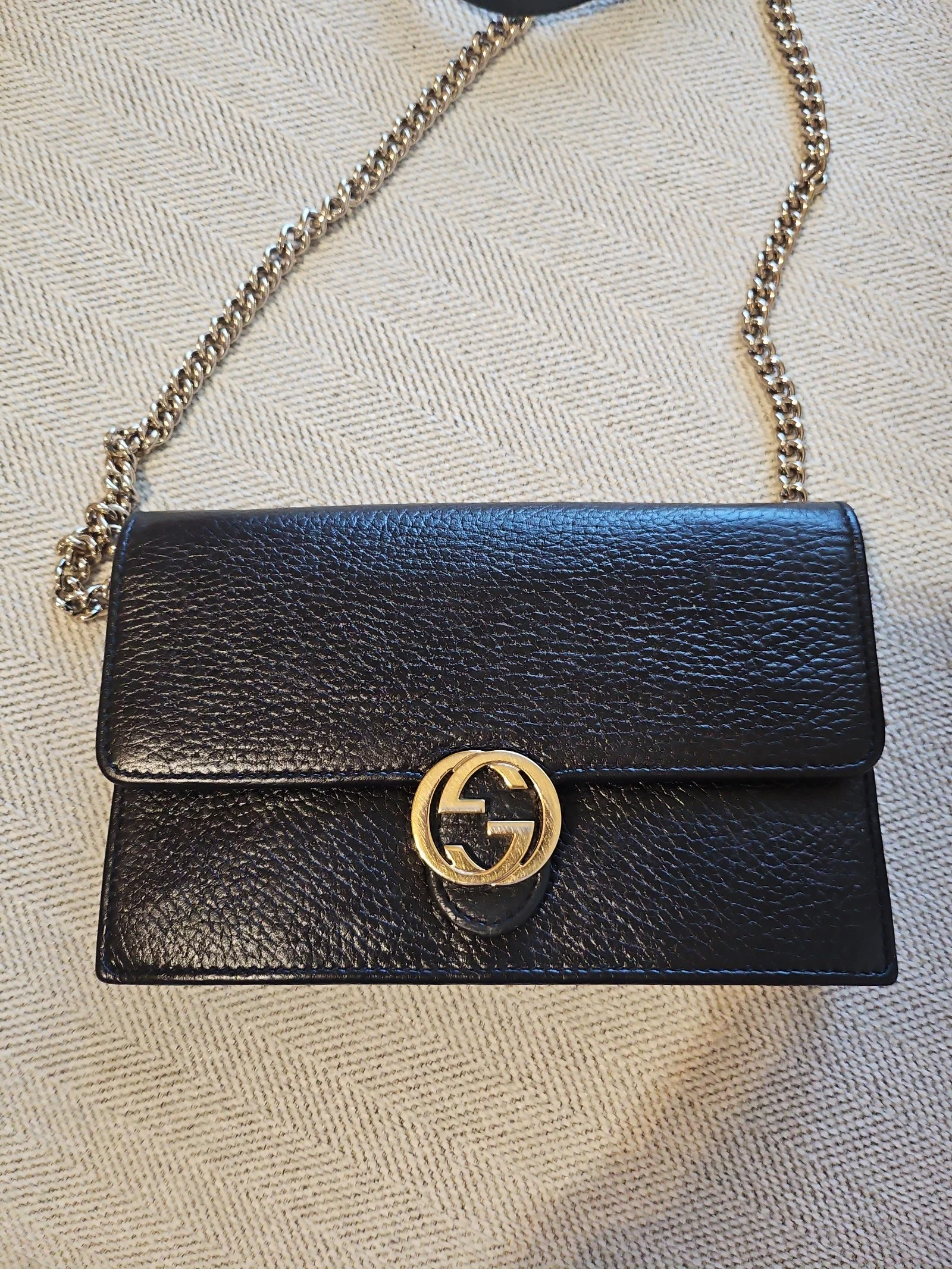 Gucci GG Interlocking Crossbody bag