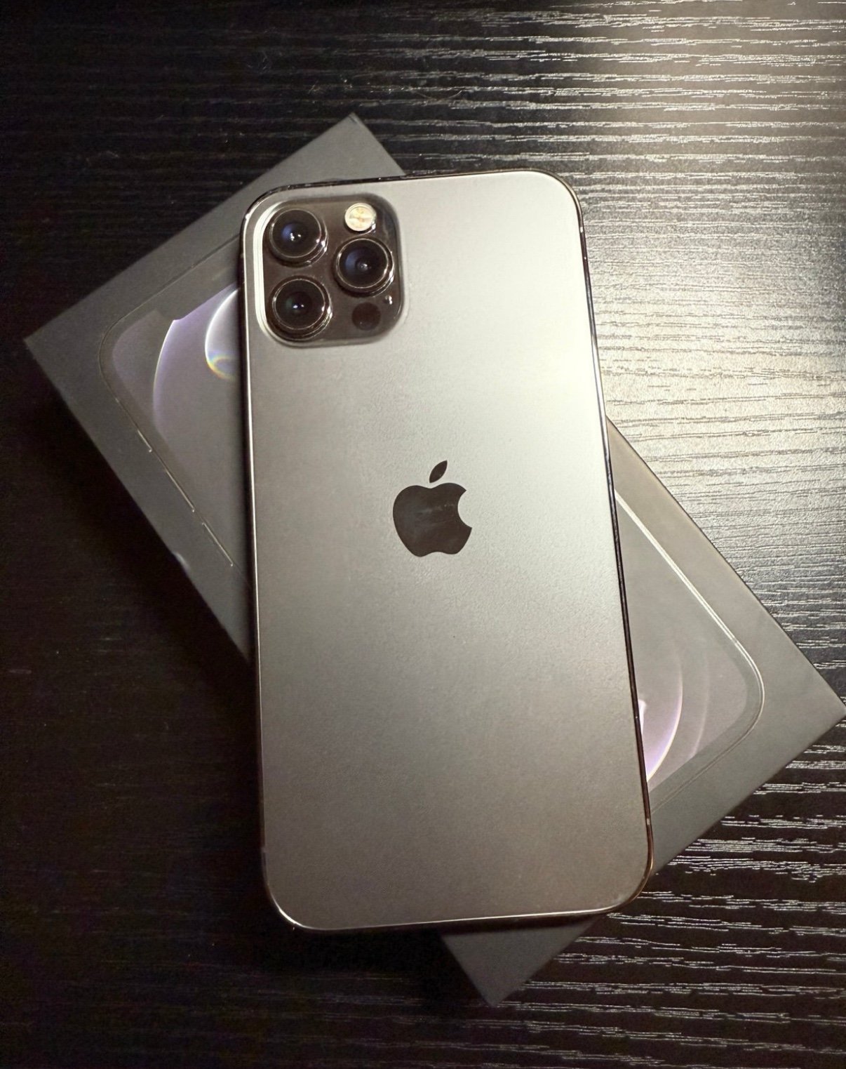 iPhone 12 Pro 256 GB (Unlocked) in Graphite 2X57