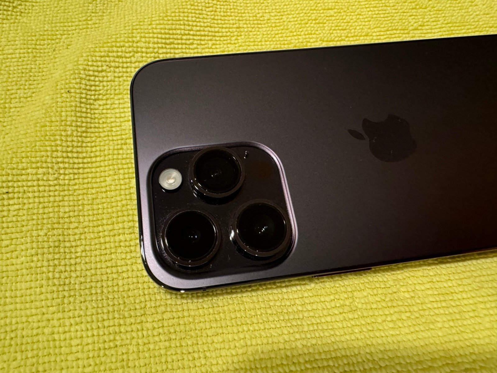 Apple iPhone 14 Pro Max 256 GB in Deep Purple for Unlocked 6N77