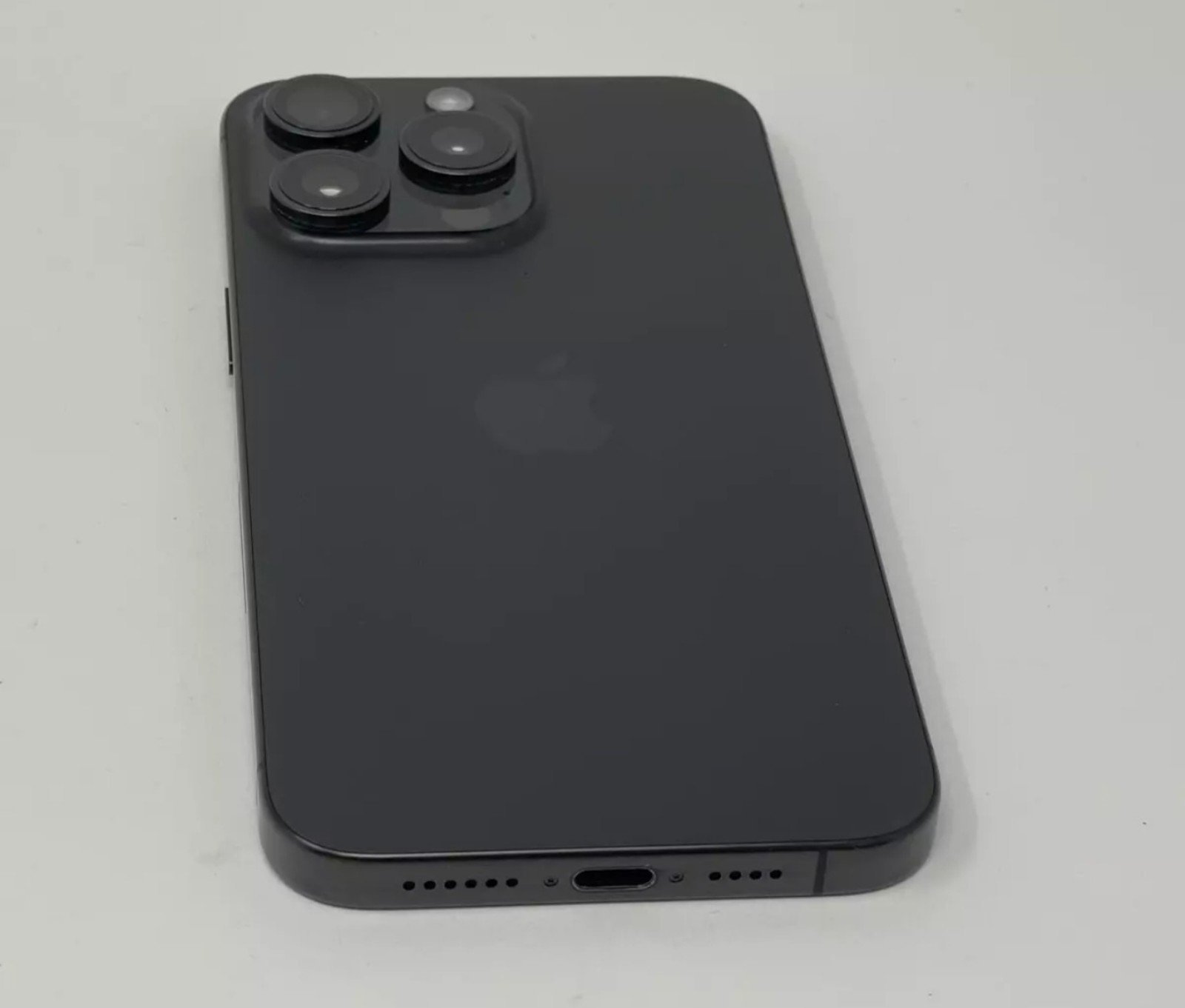 Apple iPhone 15 Pro Max 1TB in Black Titanium Excellent Condition (Unlocked) 7Z12