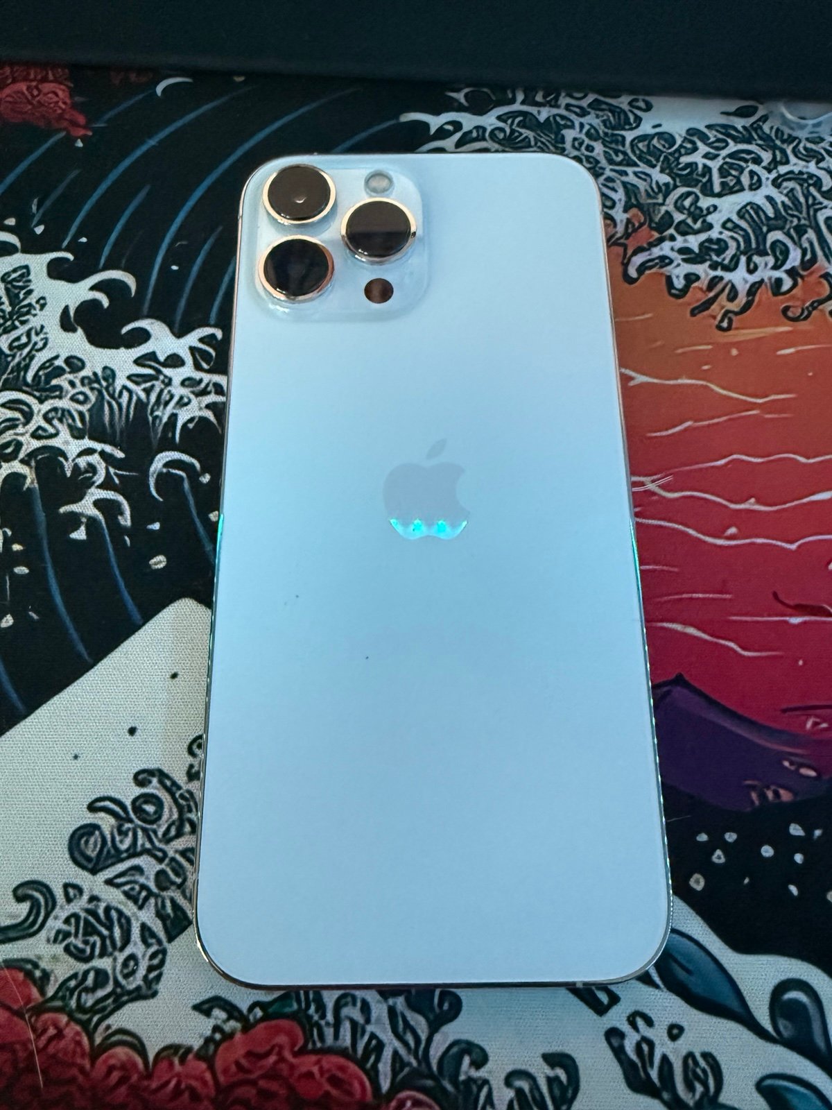 iPhone 13 pro max unlocked with 8 cases 7J27