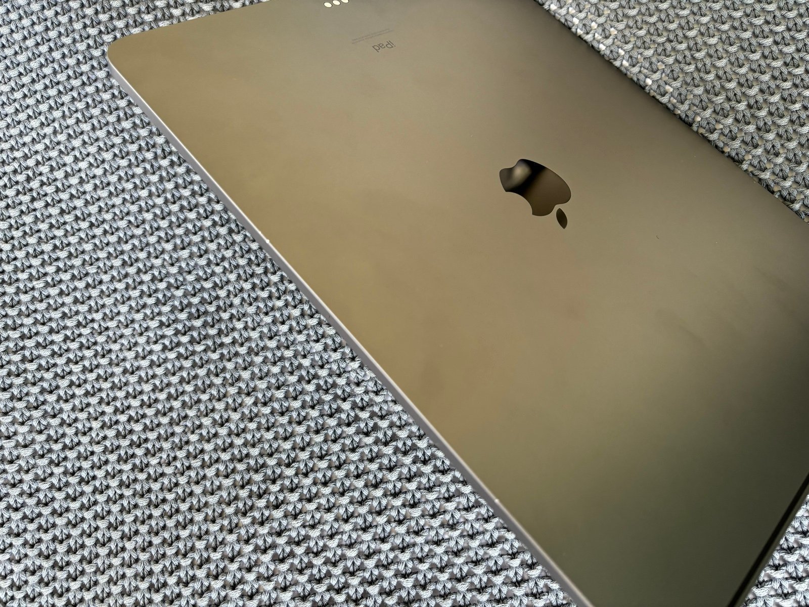 iPad Pro 12.9-inch (5th Generation) + Apple Pencil 8F99