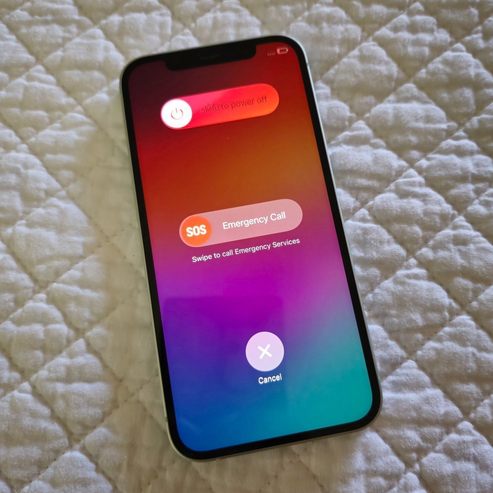 iPhone 12 color mint green 64 gb - used 2T15