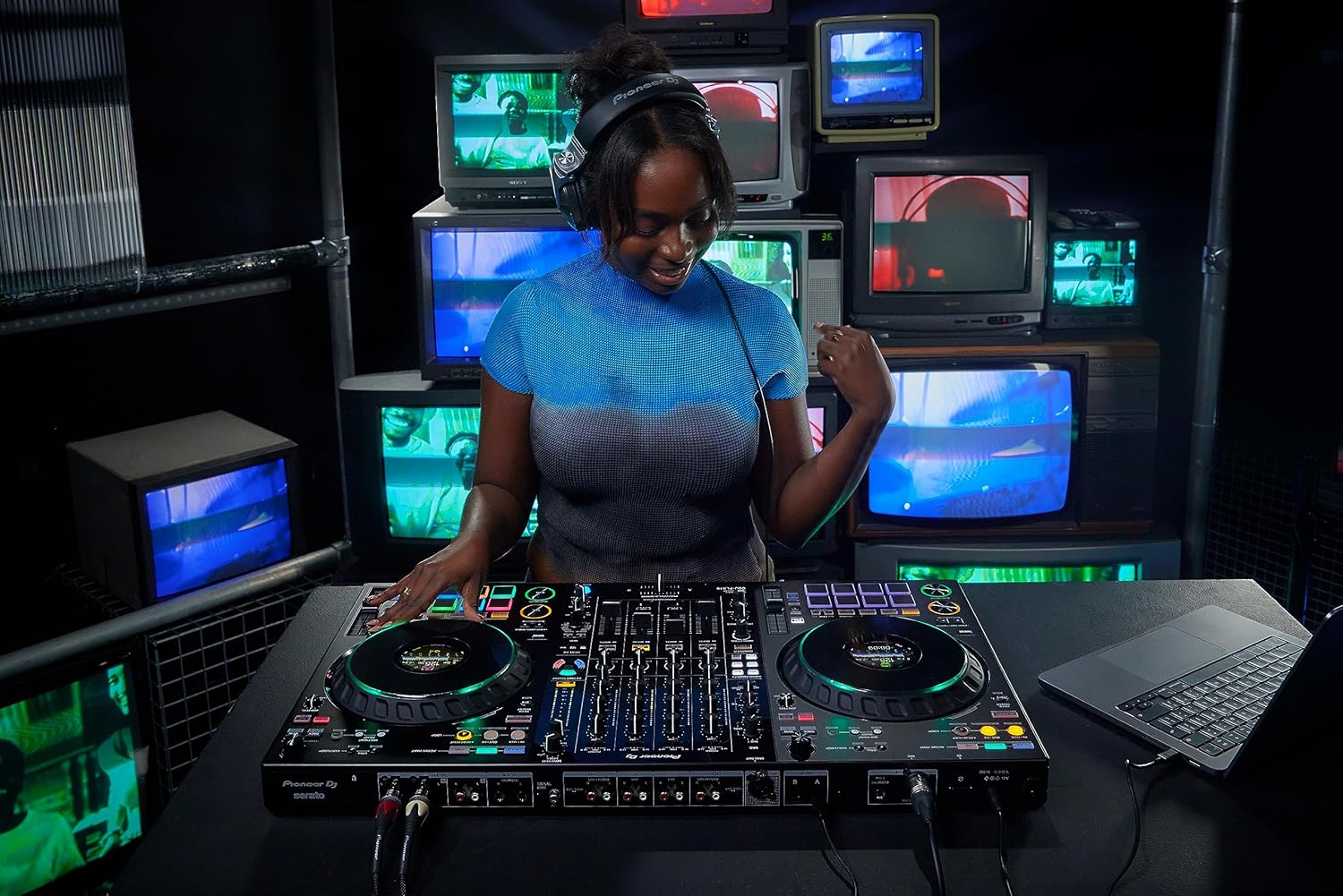 Pioneer DJ DDJ-FLX10 4-deck DJ Controller - Black