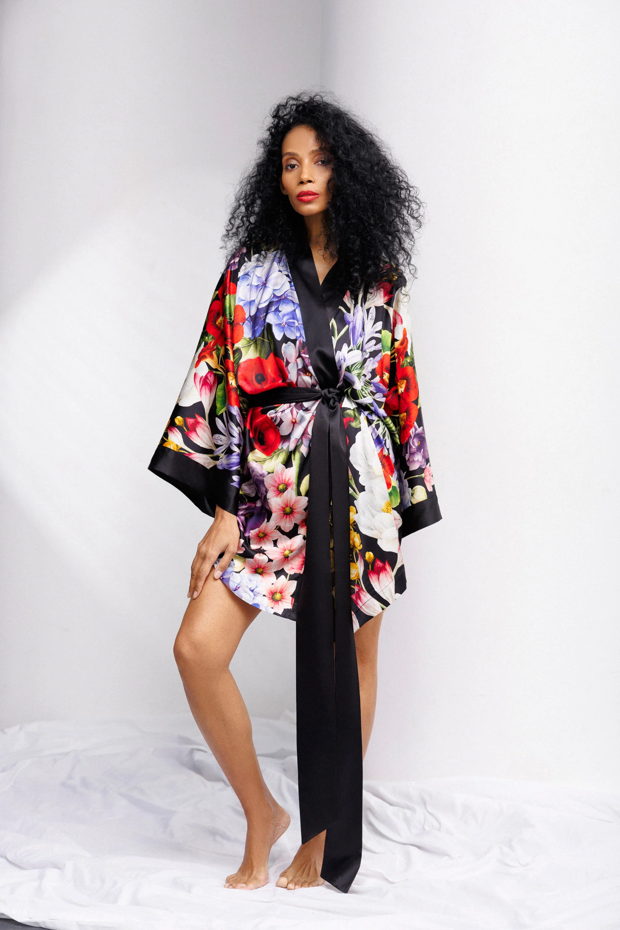 Wild Bloom Short Robe in Black
