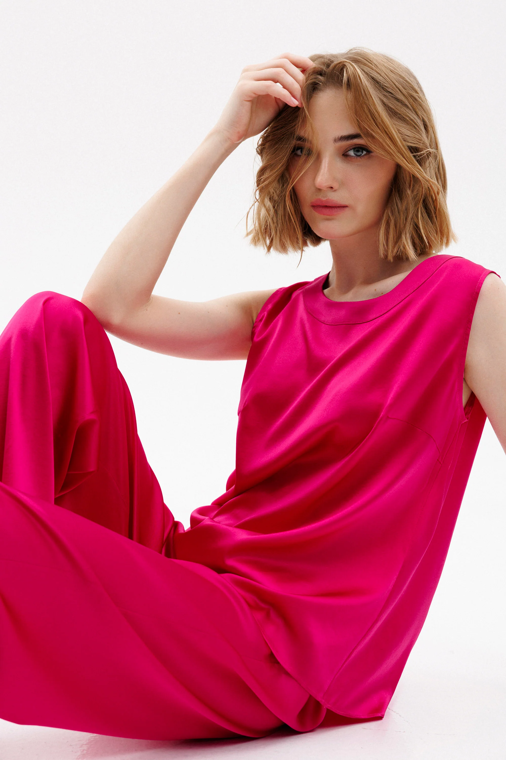 Silk Relaxed Pants in Fuchsia