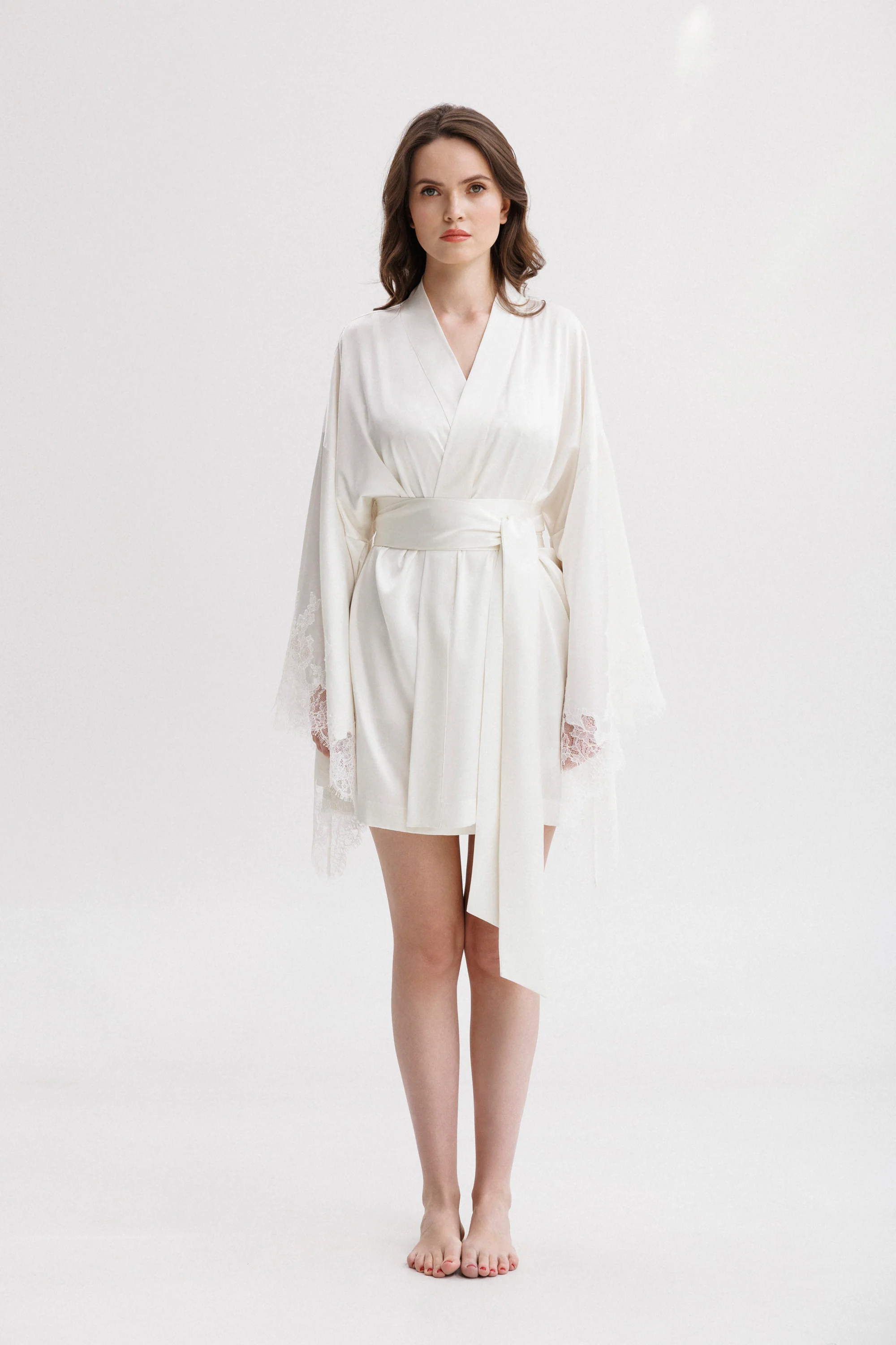 Short Silk Kimono in Ivory wirh Ivory Caudry Lace